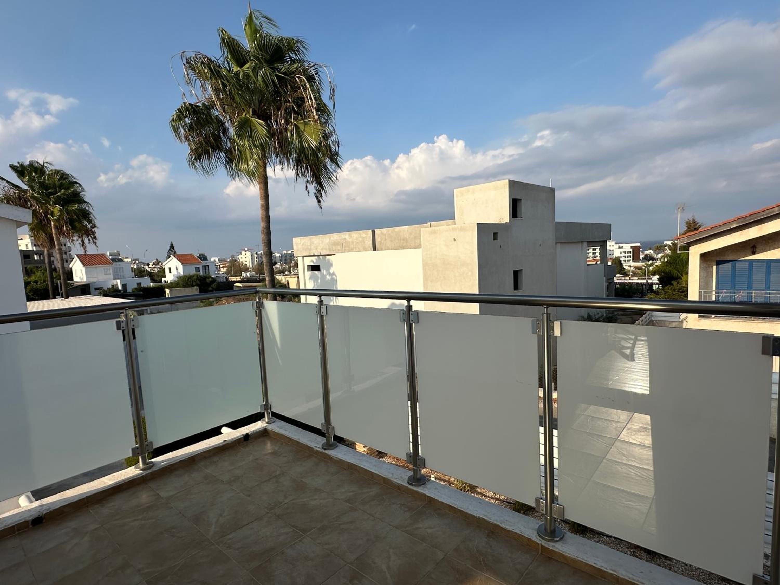 Stylish, quiet Villa 800m from the beach, Pernera