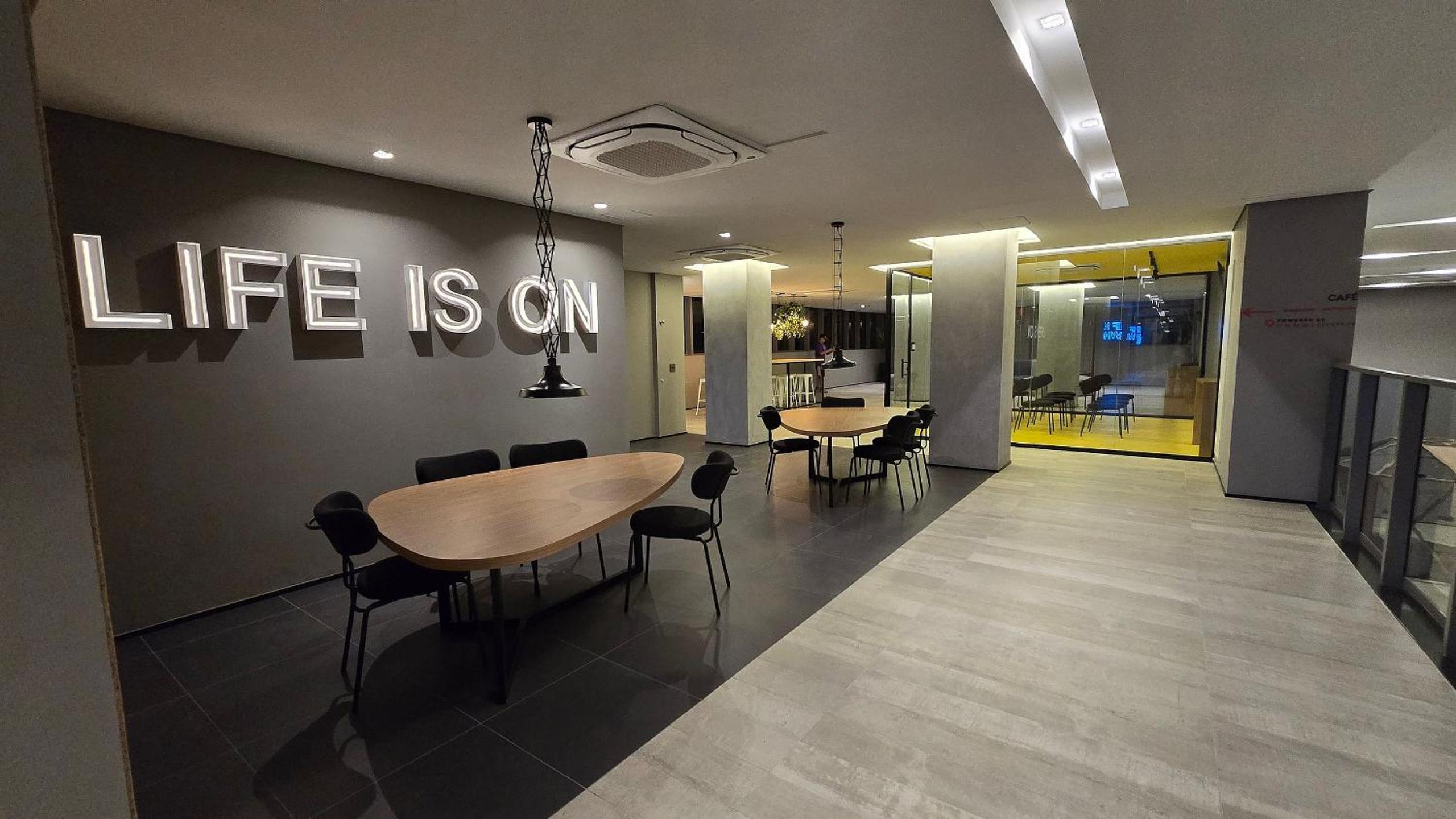 meeting & event spaces