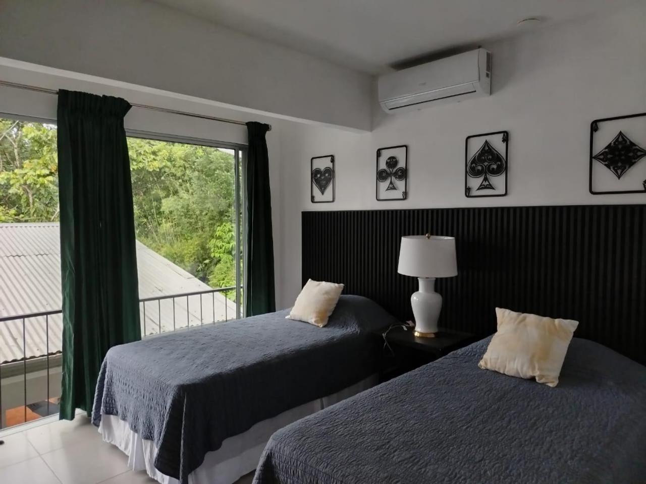 CR Arenal Apartments Familiar