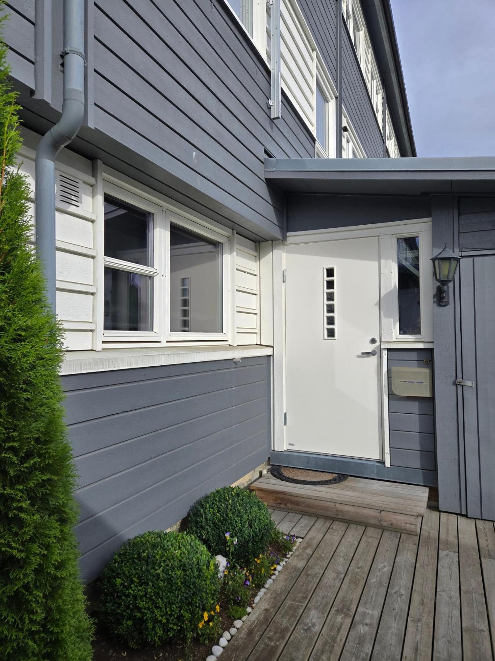 Exclusive three-story villa near the ski center view 3