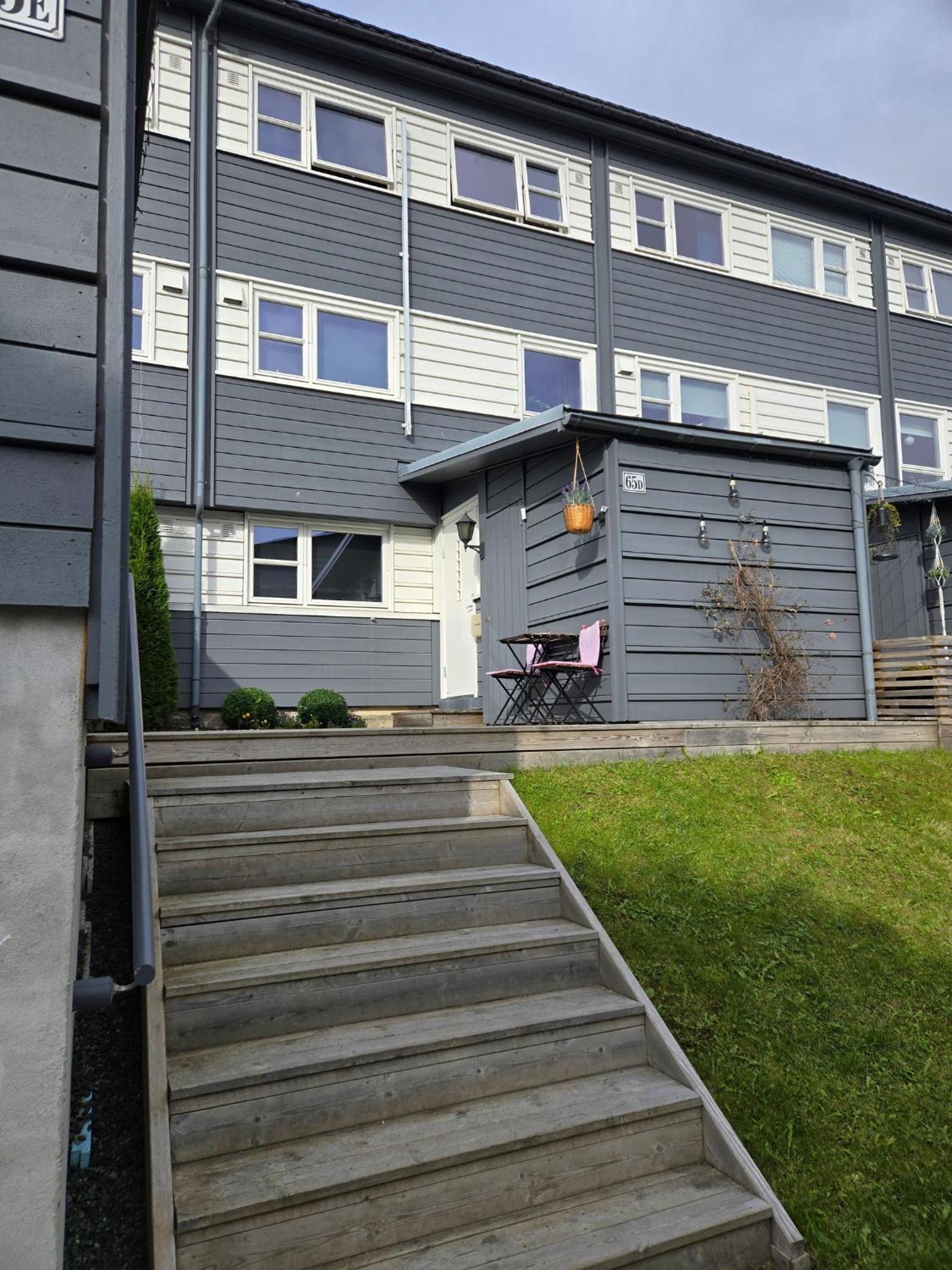 Exclusive three-story villa near the ski center view 2