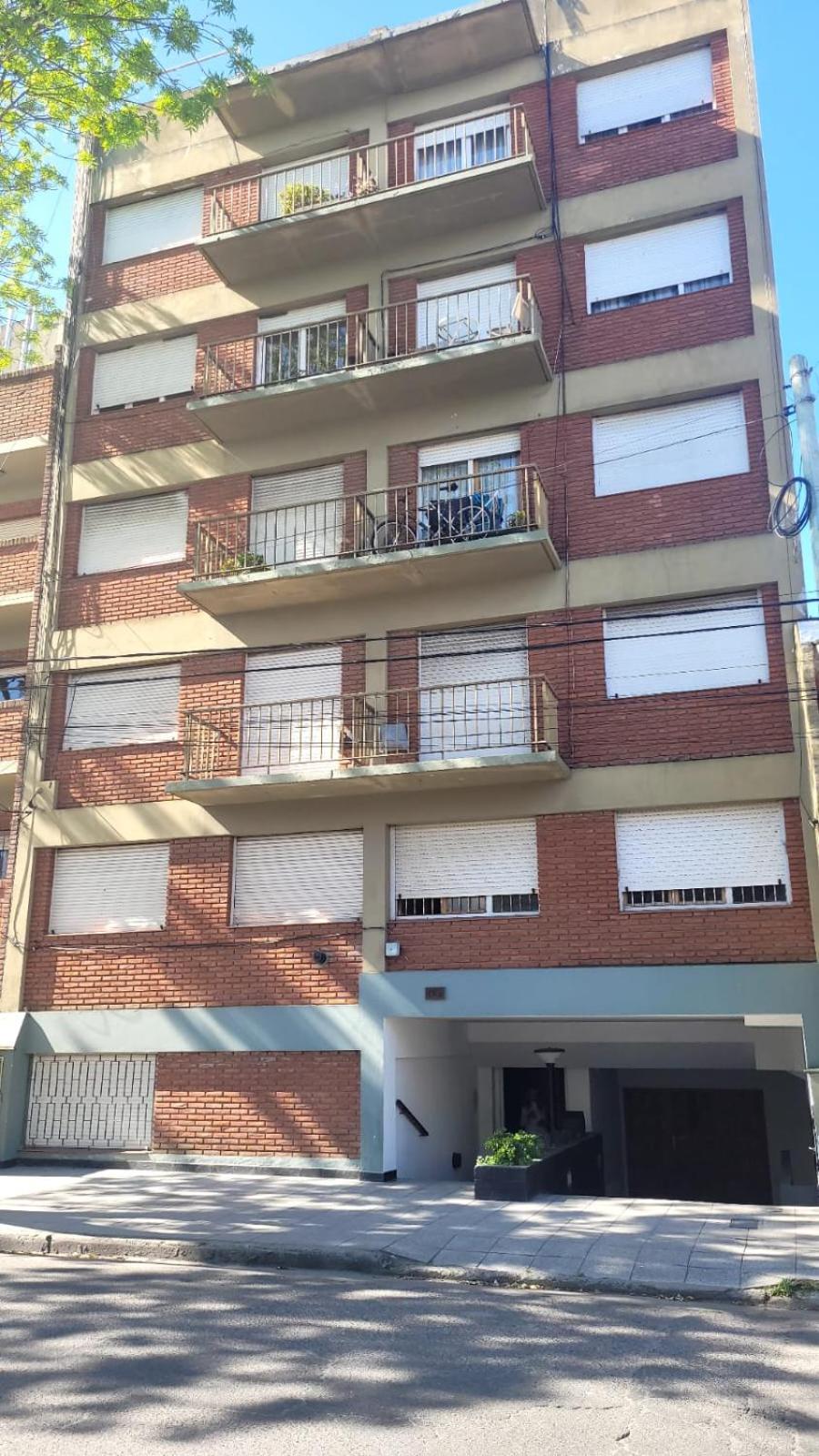 Ideal departamento 3 ambientes excelente ubicacion