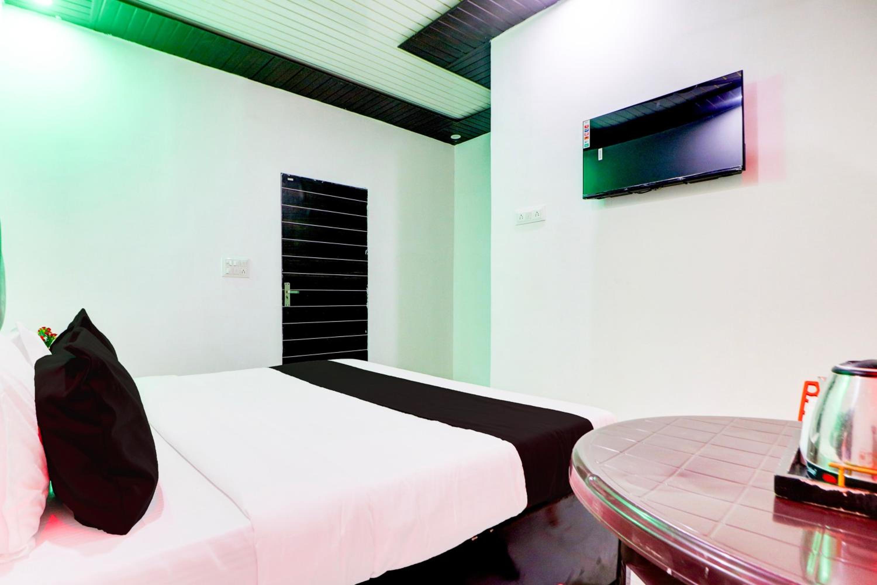Hotel O Moon Light Inn