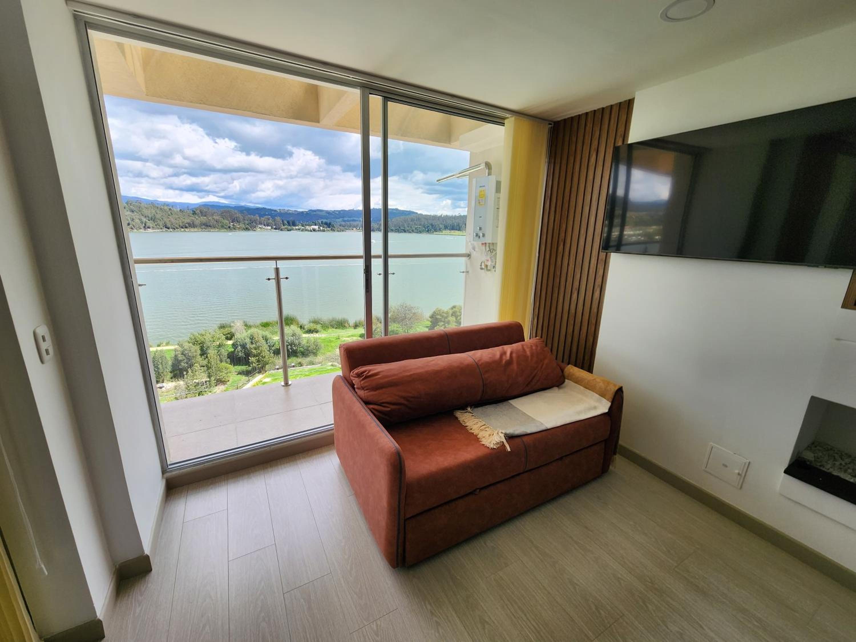 Increíble apartamento con vista panorámica al lago Sochagota