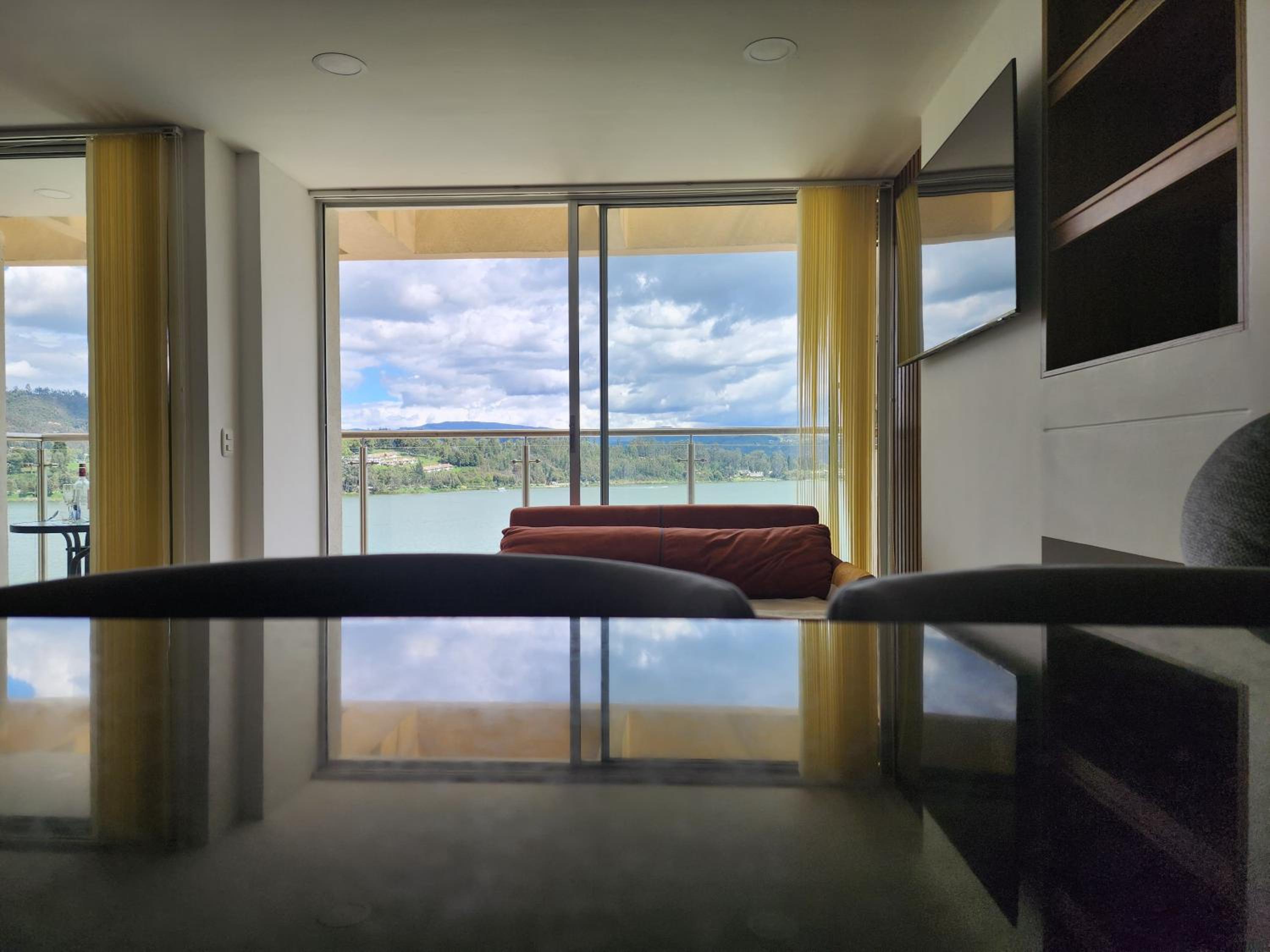 Increíble apartamento con vista panorámica al lago Sochagota