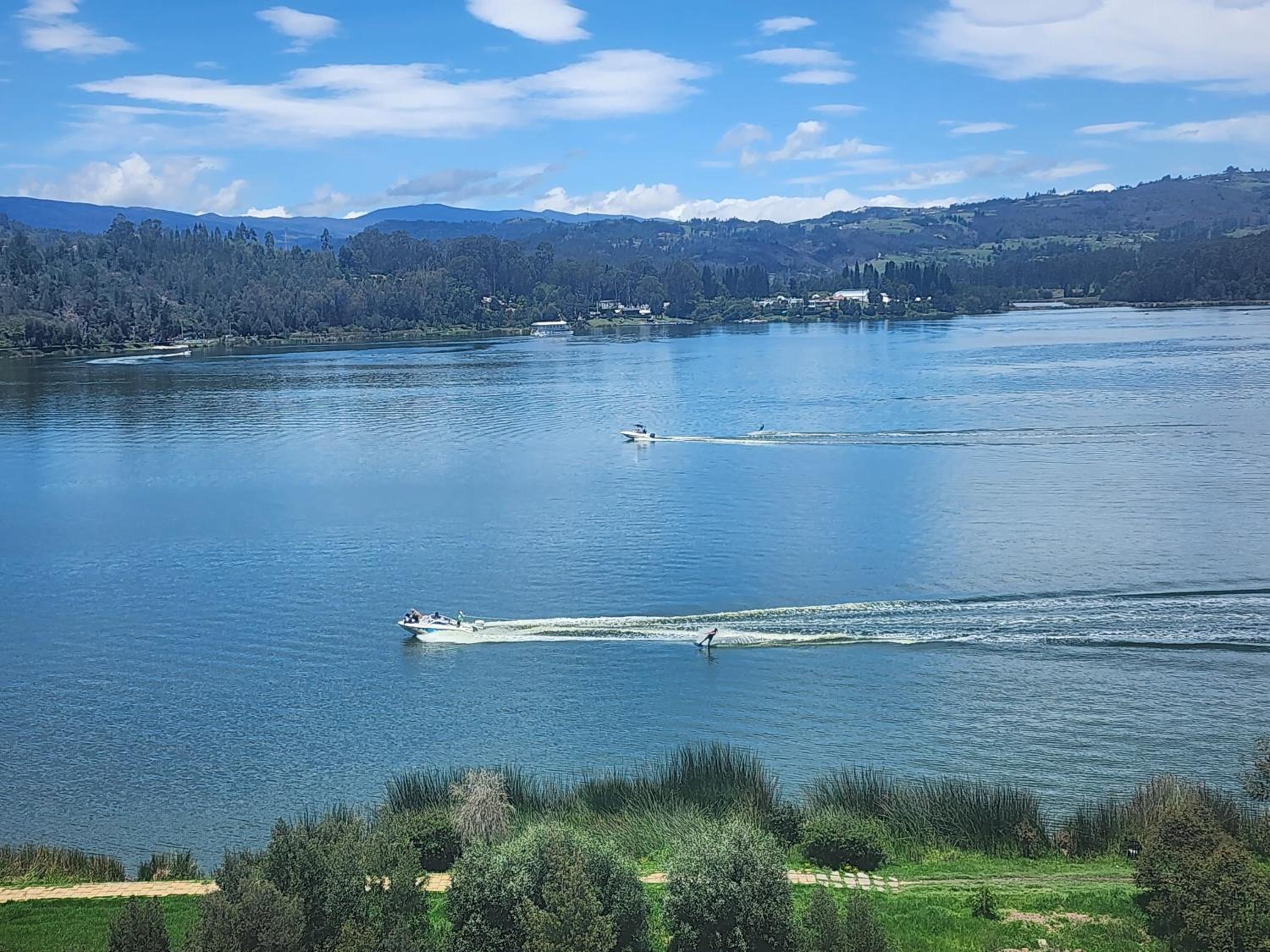 Increíble apartamento con vista panorámica al lago Sochagota
