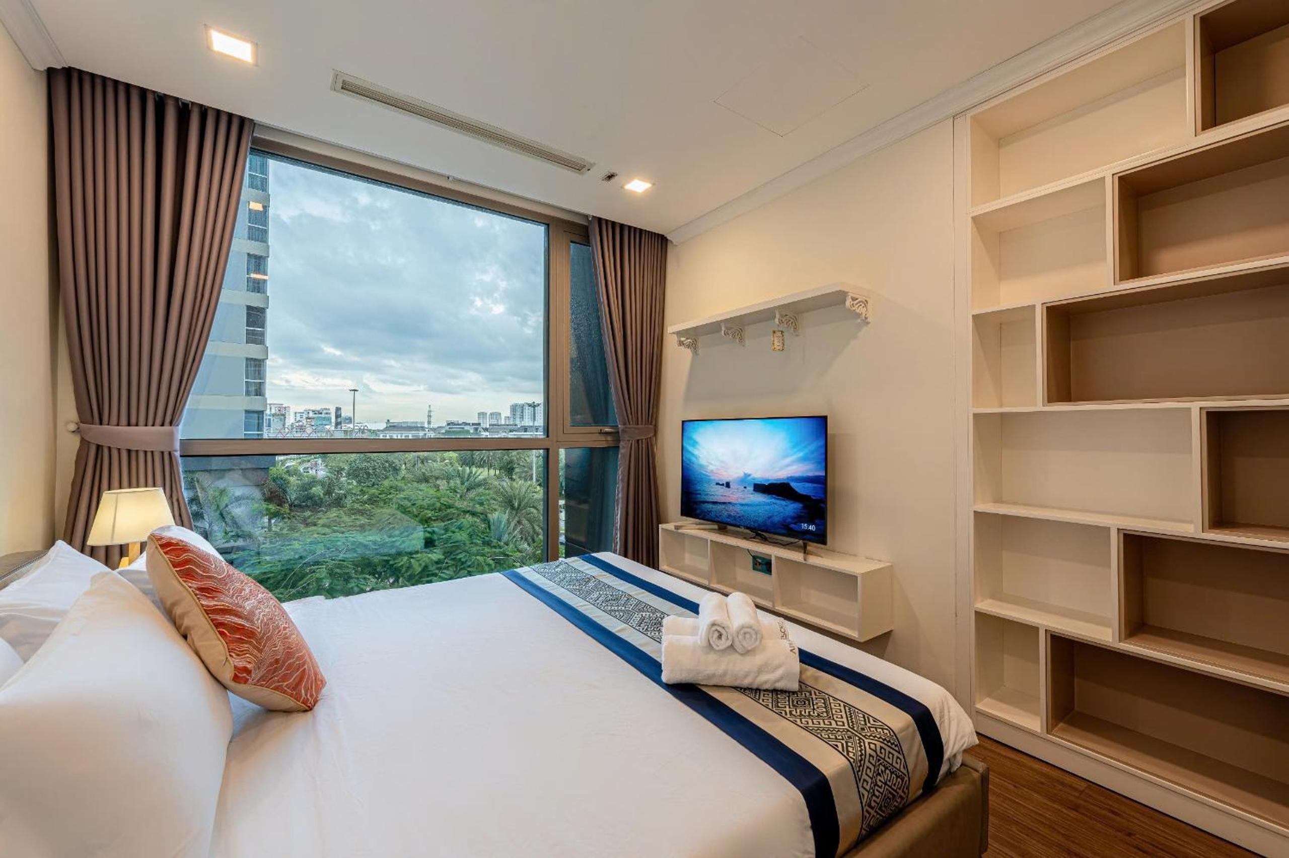 Apartment in Landmark-Vinhome Central Park by Yen