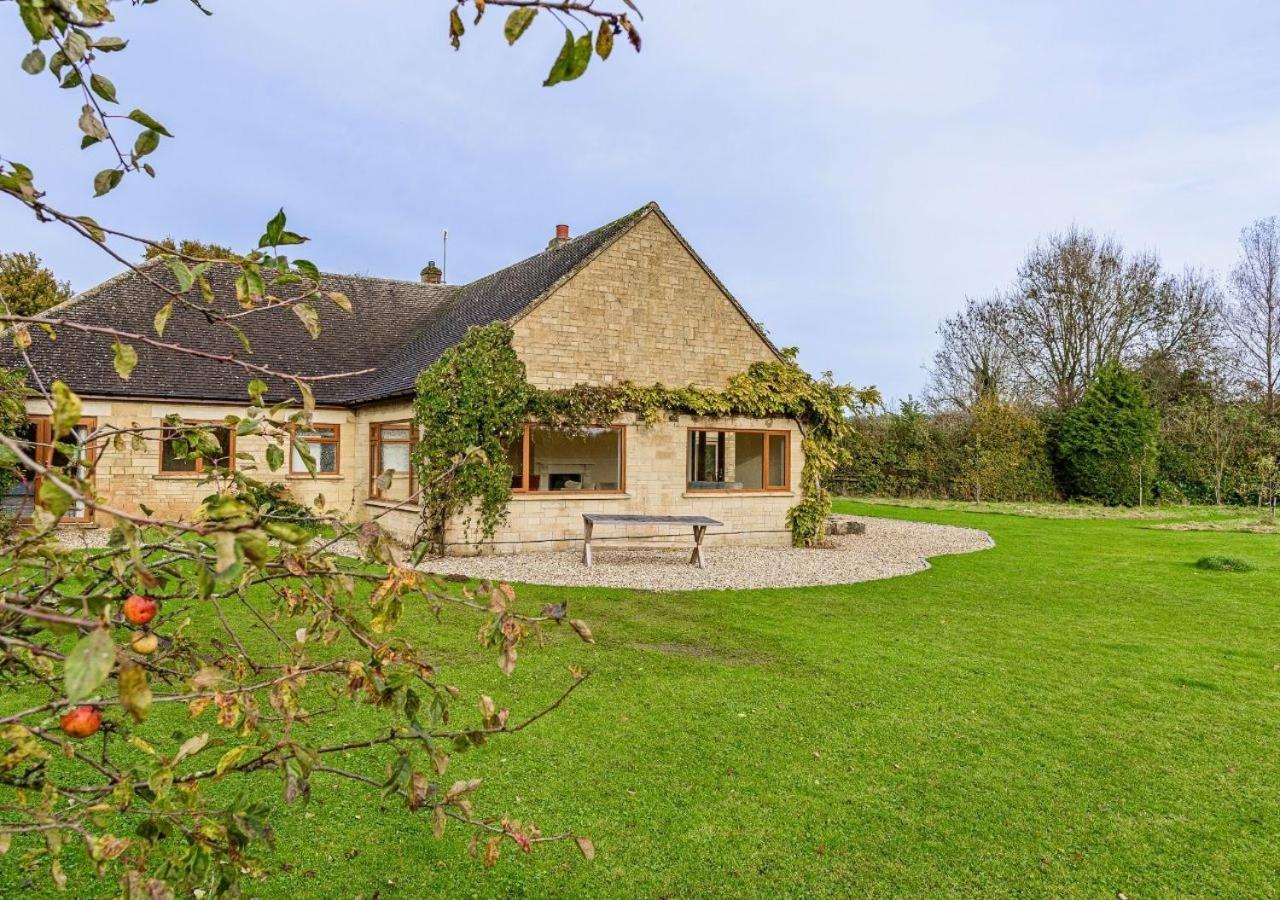 Charming 3BD Cotswolds Family Retreat view 2