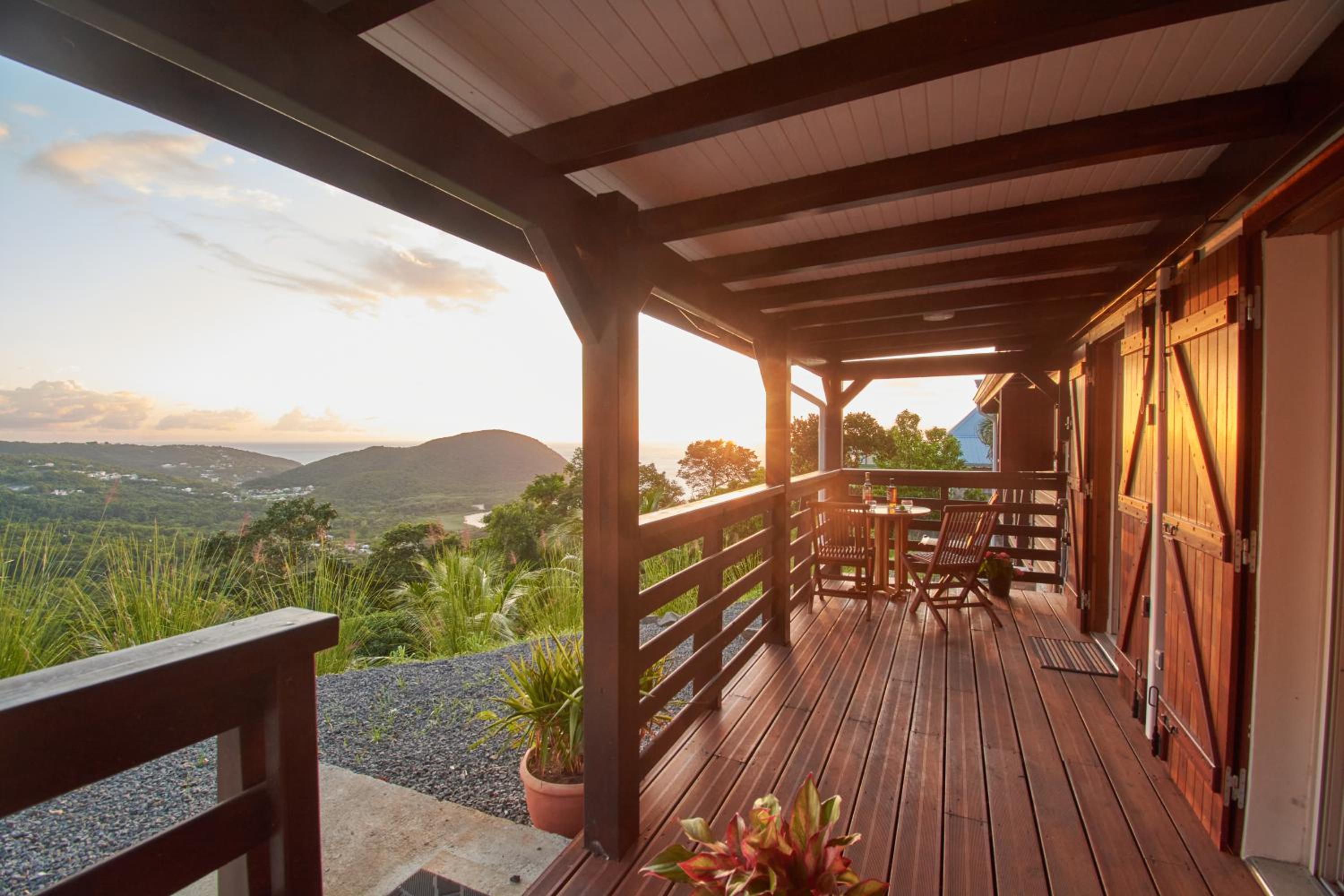 "Valériane" superbe studio vue panoramique grande anse view 2