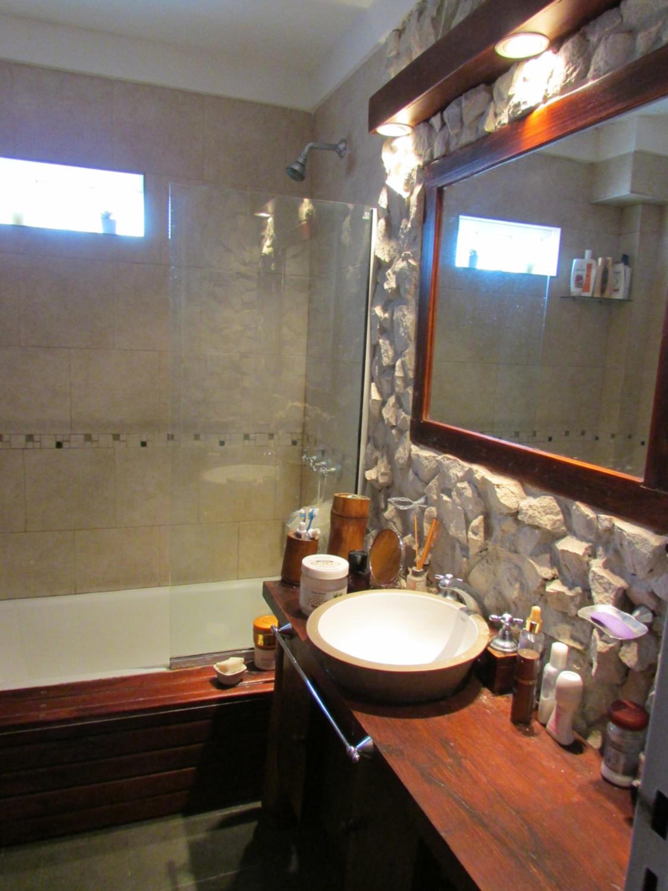 Habitacion con baño privado frente al mar