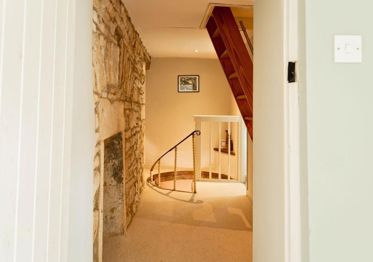 Charming Country Cottage Near Nailsworth