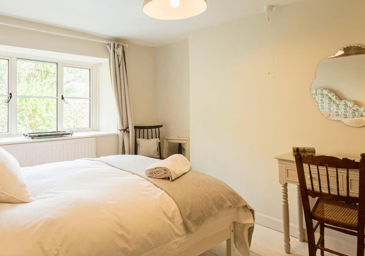Charming Country Cottage Near Nailsworth