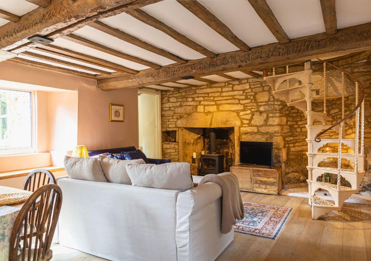 Charming Country Cottage Near Nailsworth