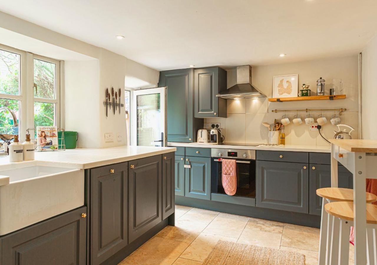 Charming Country Cottage Near Nailsworth