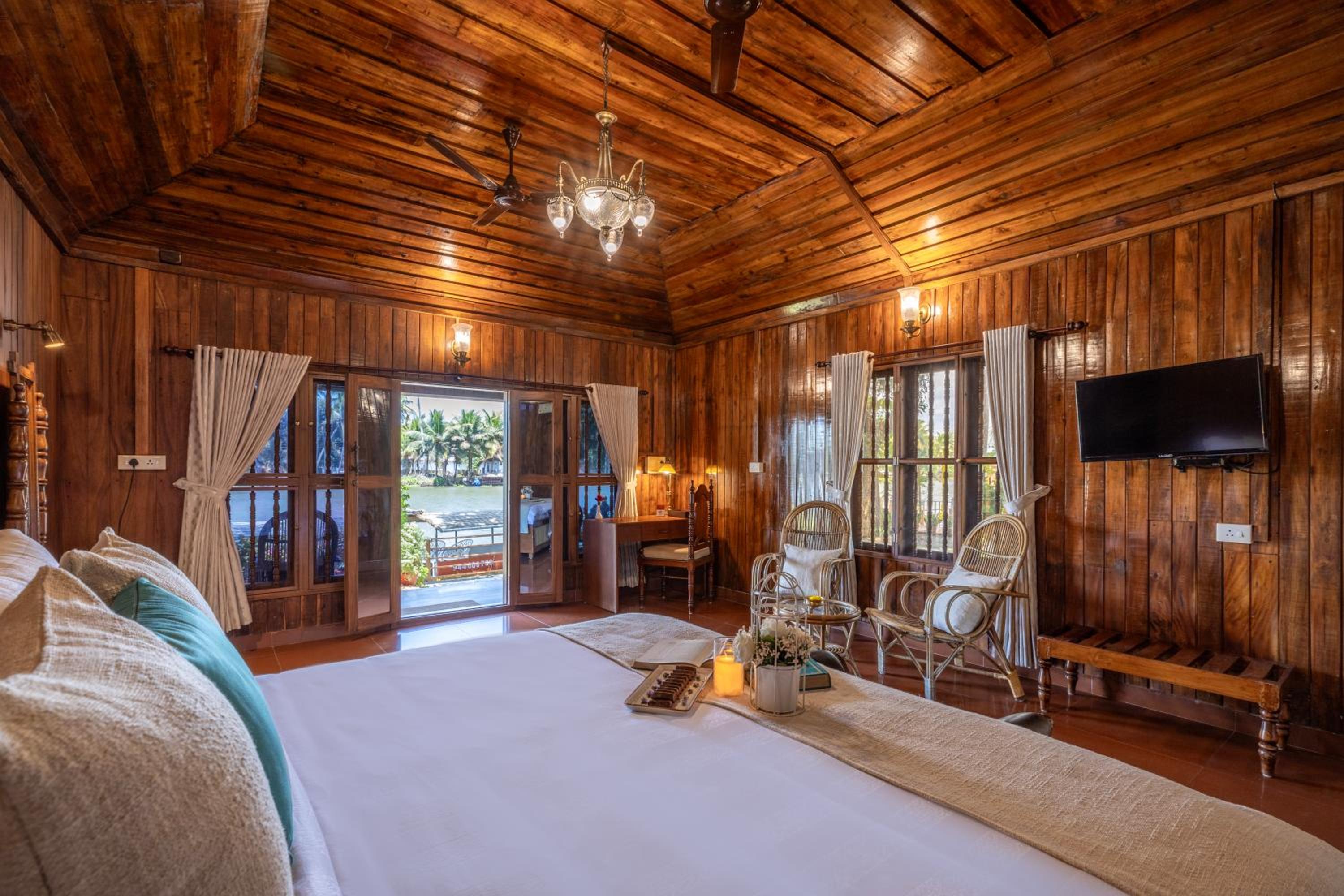 ama Stays & Trails Aquabliss ,Alleppey view 5