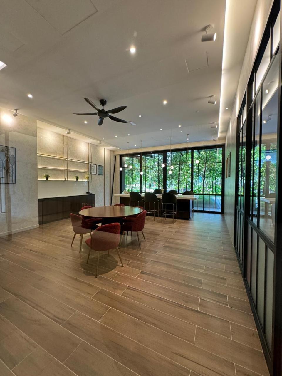 Agile Lux Suites KL