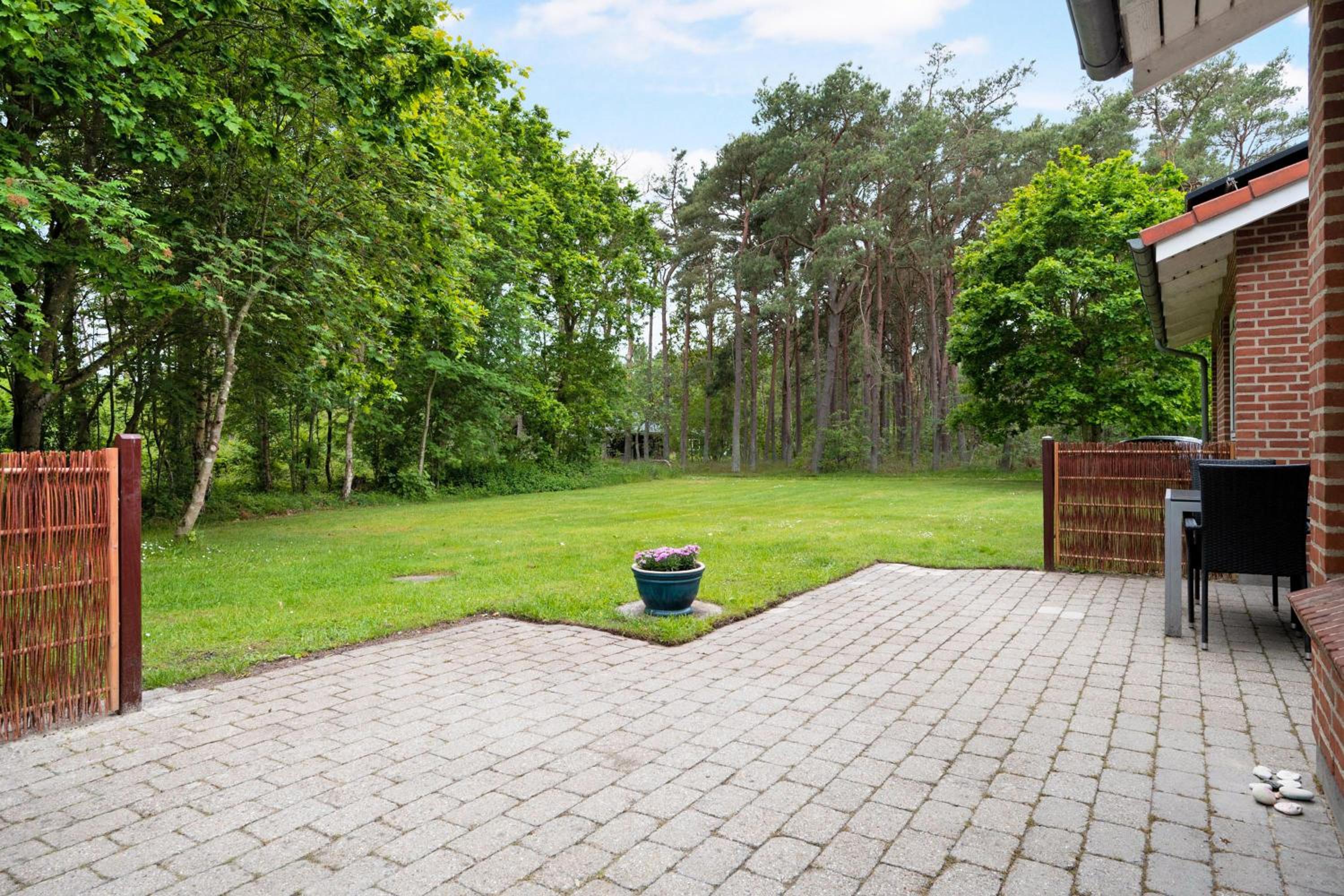 Flot Nyrenoveret 8 Personers Sommerhus Ved Begtrup Vig Strand