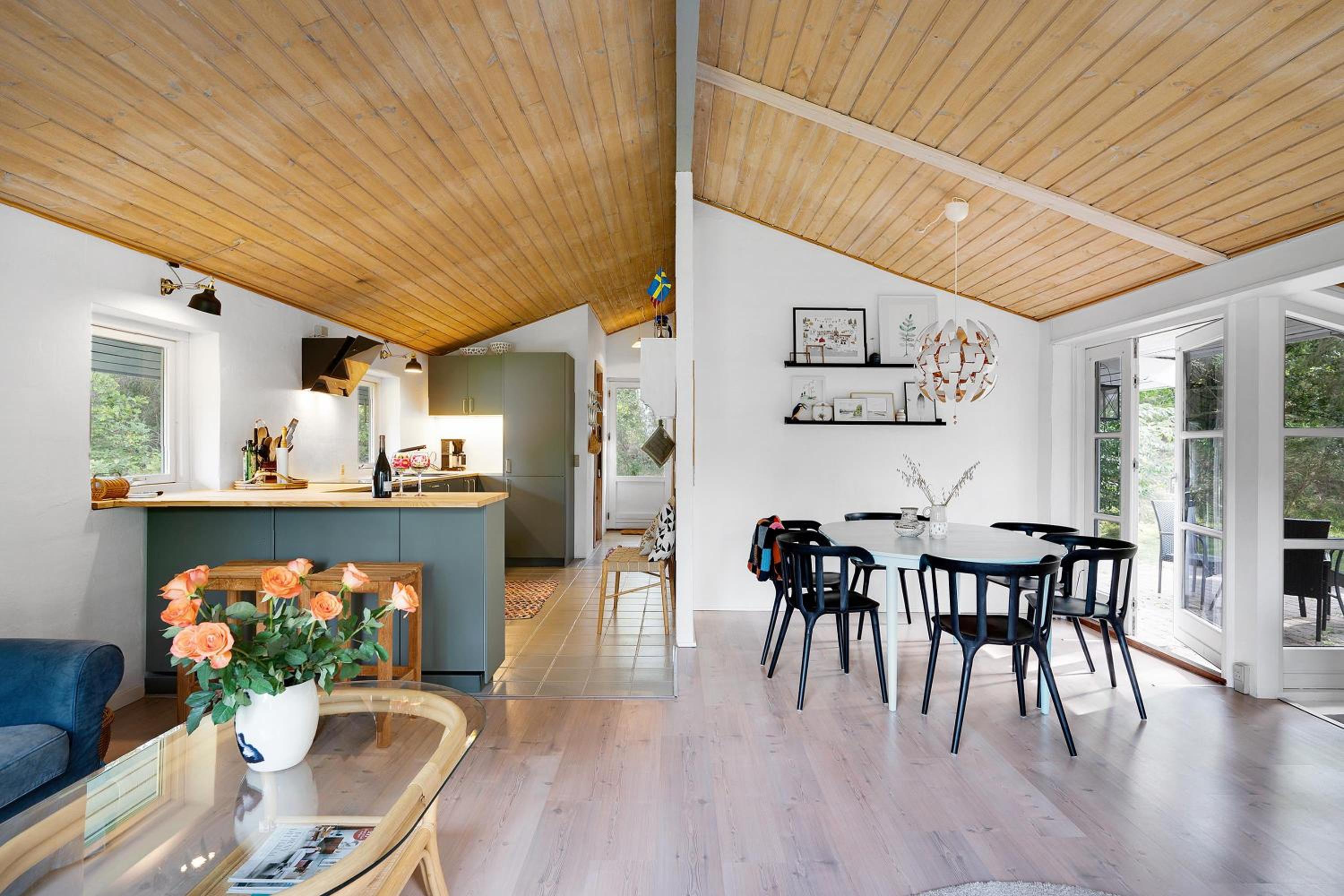 Cozy Split-Level Holiday Home With Spa Close To The Beach And Mols Bjerge