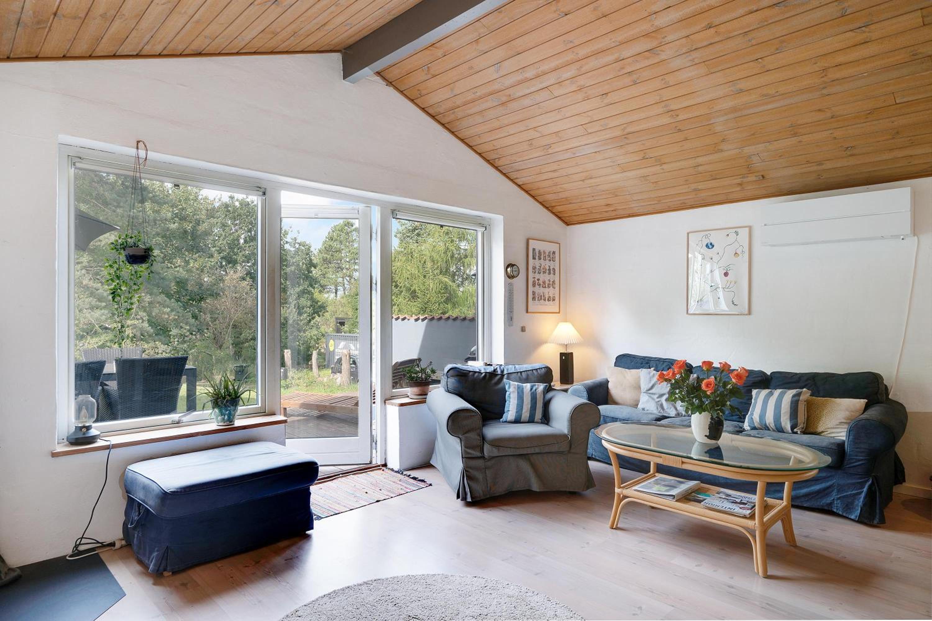 Cozy Split-Level Holiday Home With Spa Close To The Beach And Mols Bjerge