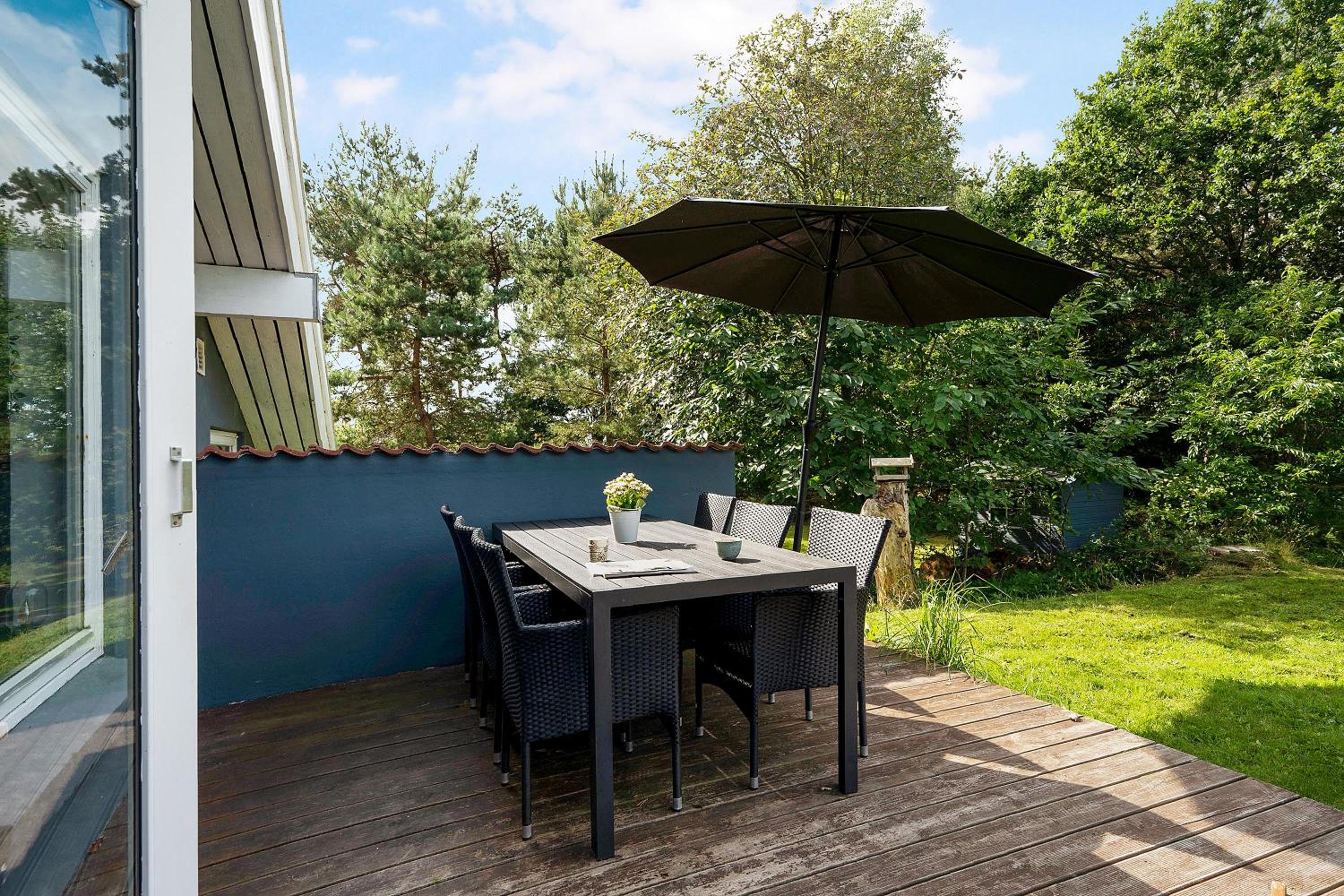 Cozy Split-Level Holiday Home With Spa Close To The Beach And Mols Bjerge