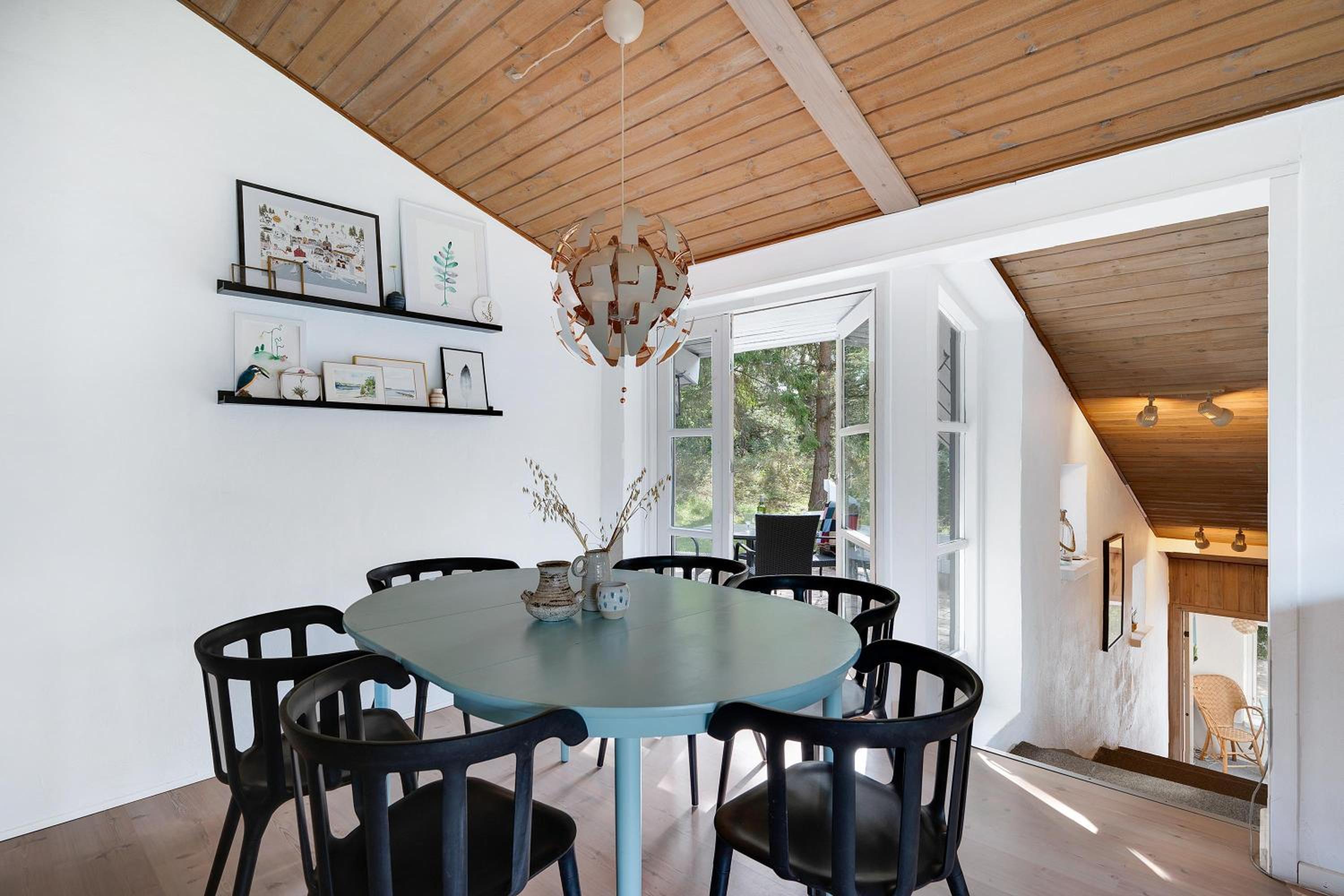 Cozy Split-Level Holiday Home With Spa Close To The Beach And Mols Bjerge