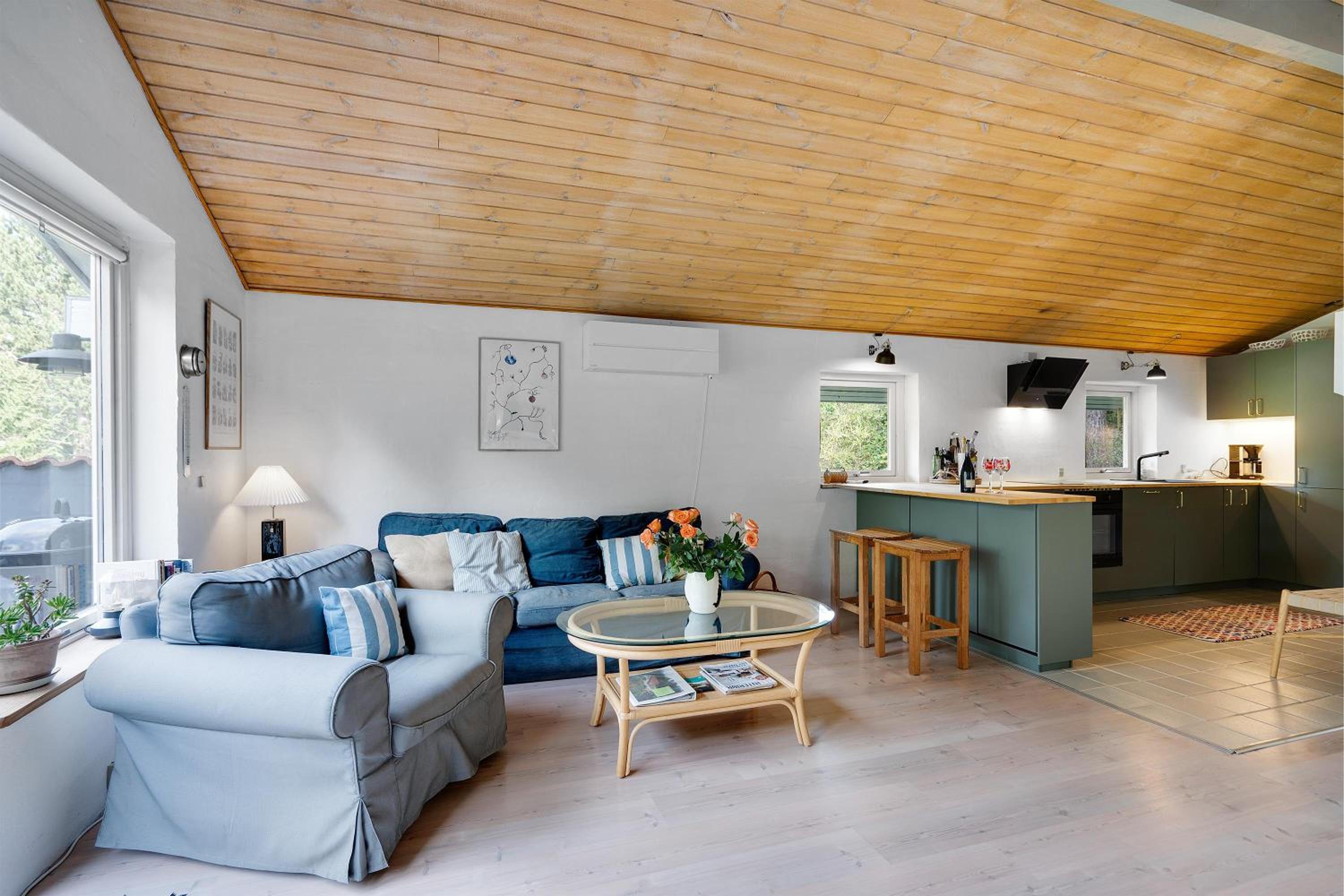Cozy Split-Level Holiday Home With Spa Close To The Beach And Mols Bjerge