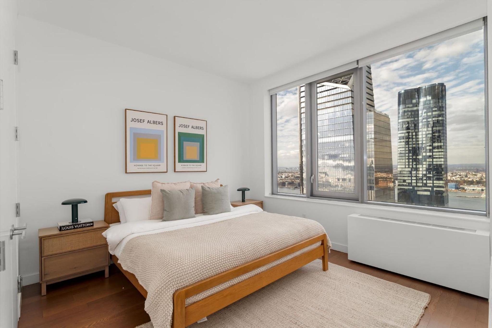 Elegant 2Bed 2Bath Apartment Just Minutes from Central Park & Broadway