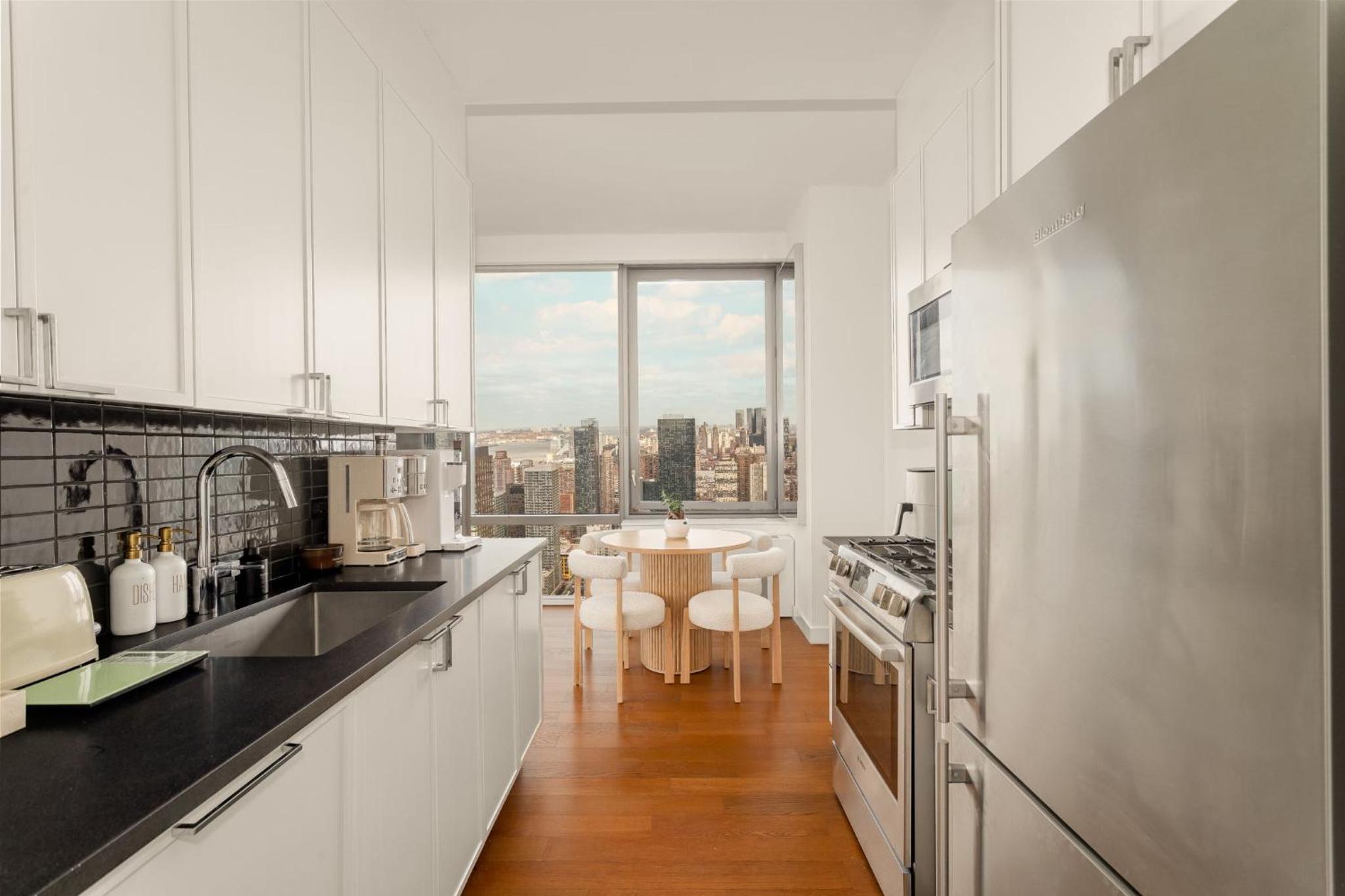 Elegant 2Bed 2Bath Apartment Just Minutes from Central Park & Broadway