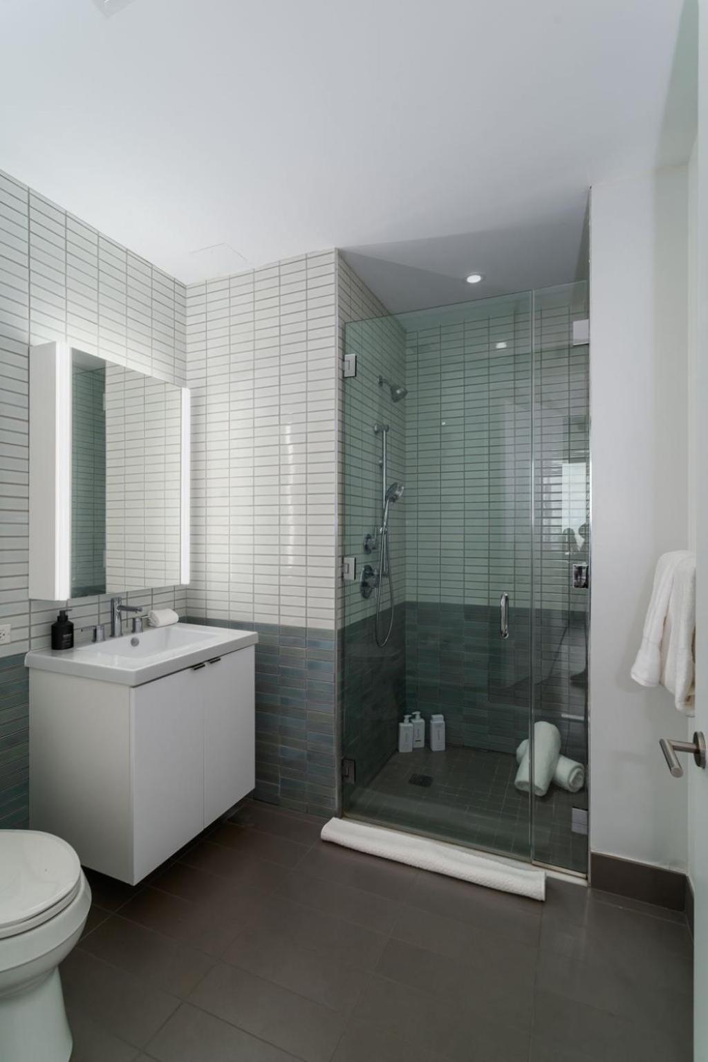 Elegant 2Bed 2Bath Apartment Just Minutes from Central Park & Broadway