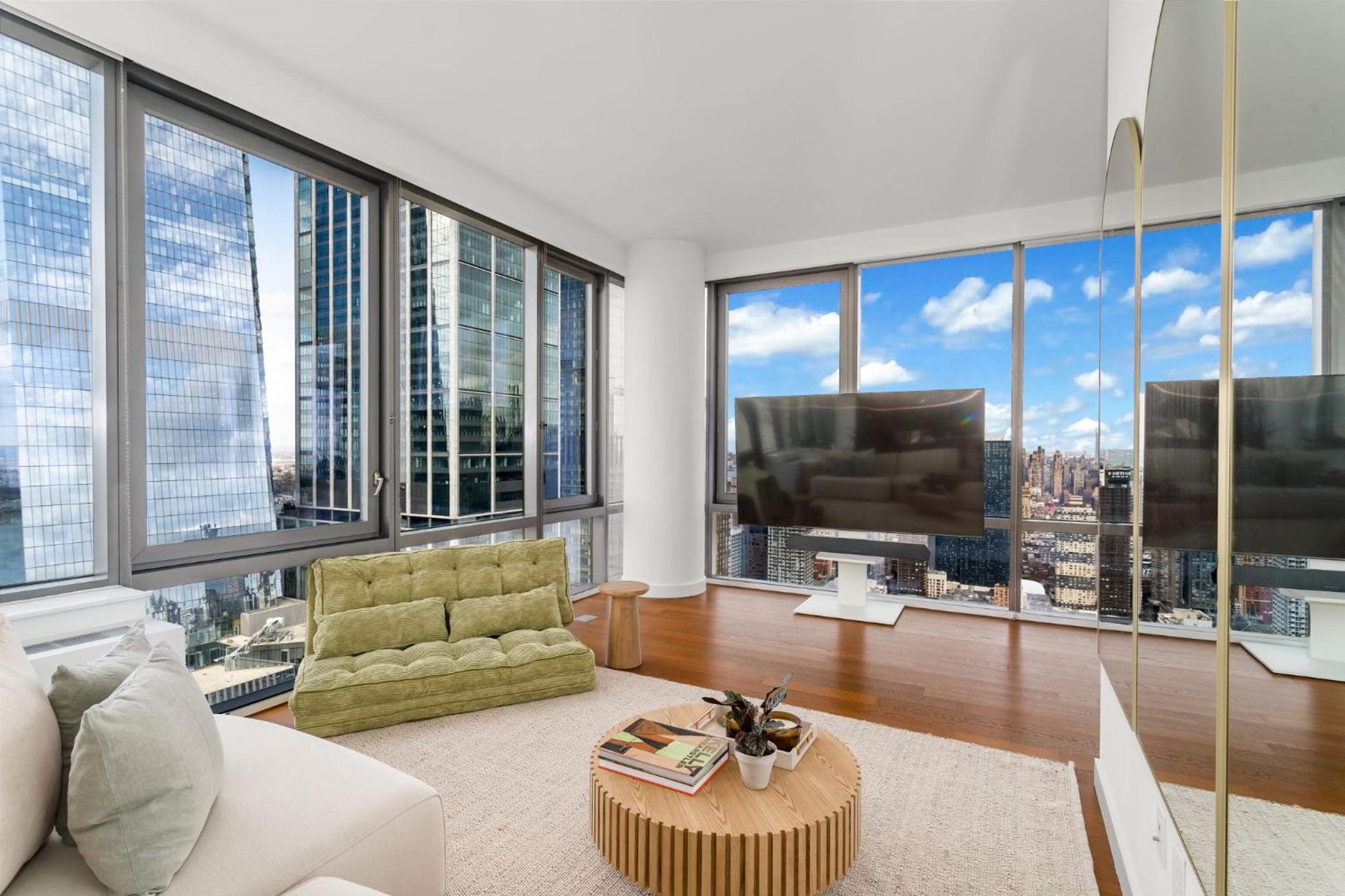 Elegant 2Bed 2Bath Apartment Just Minutes from Central Park & Broadway