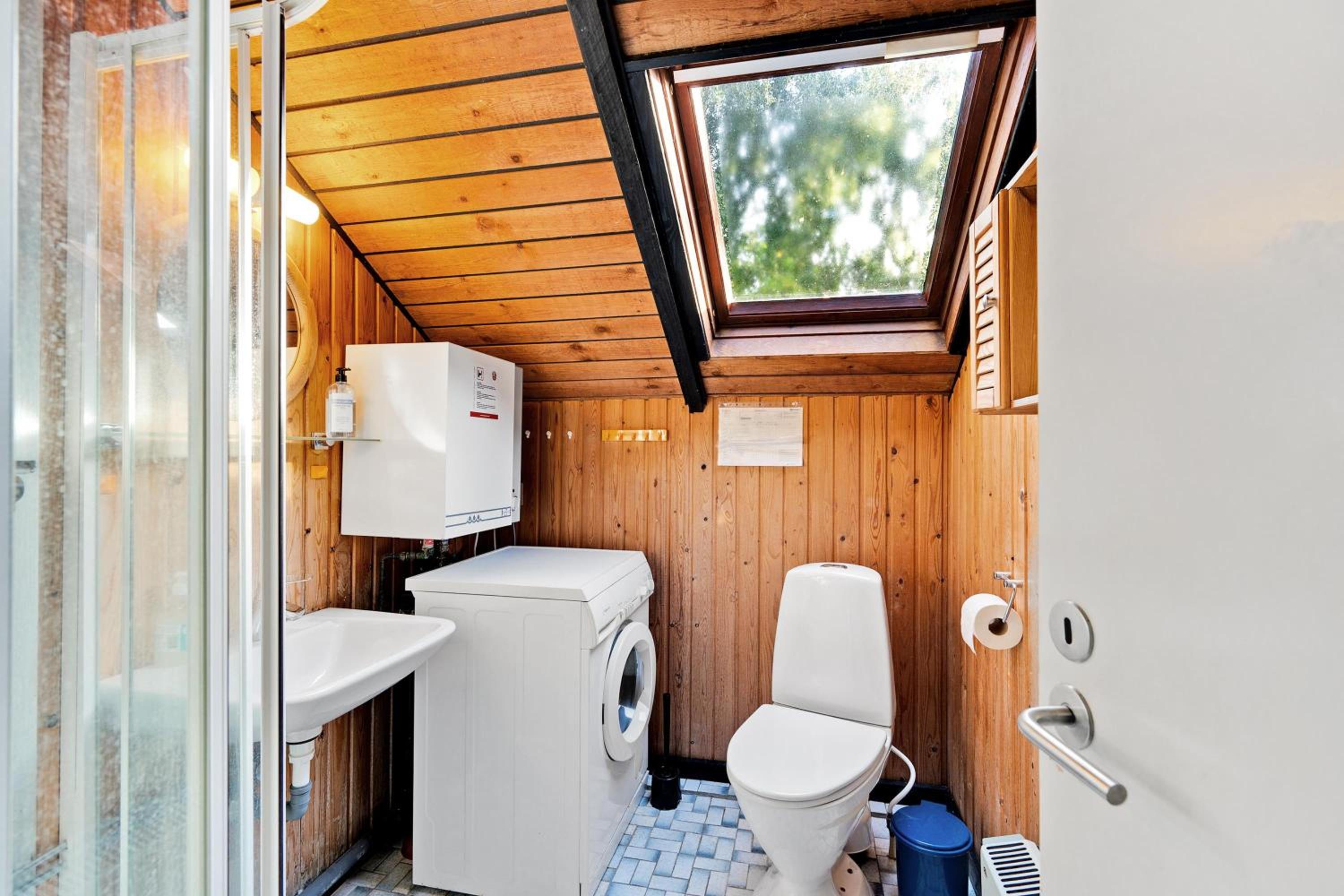 Charming Older Holiday Home With Private Wilderness Hot Tub On Scenic Helgenæs