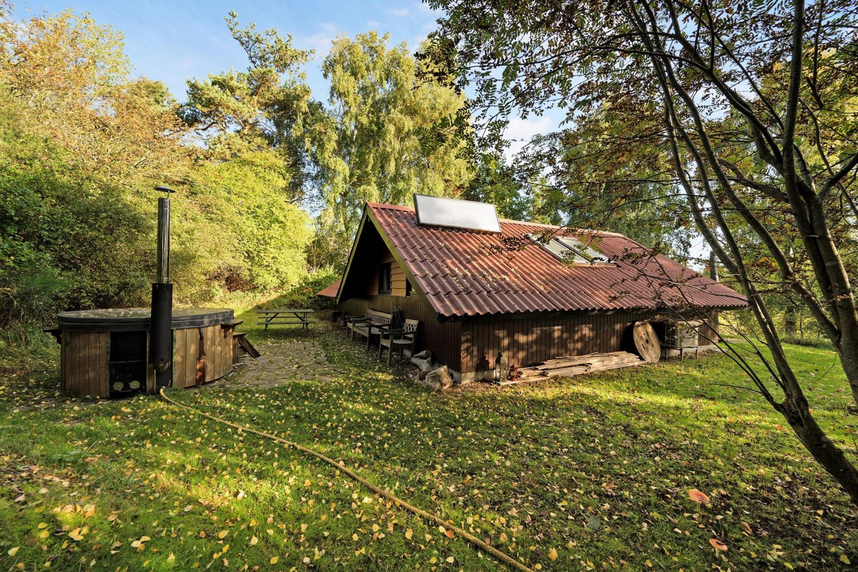 Charming Older Holiday Home With Private Wilderness Hot Tub On Scenic Helgenæs