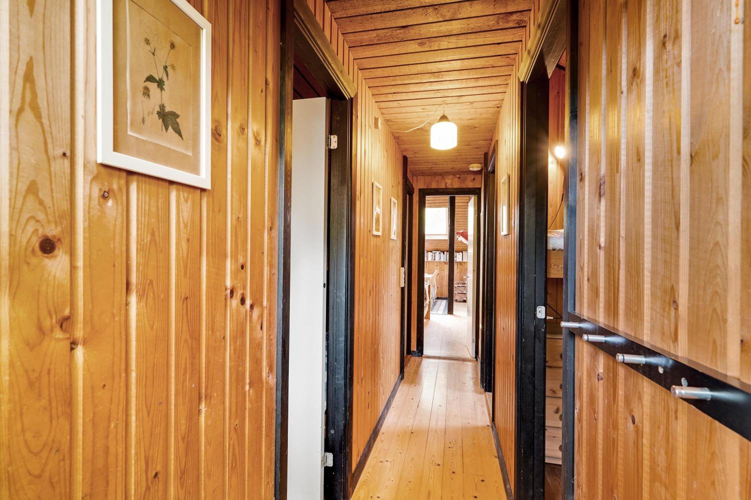 Charming Older Holiday Home With Private Wilderness Hot Tub On Scenic Helgenæs