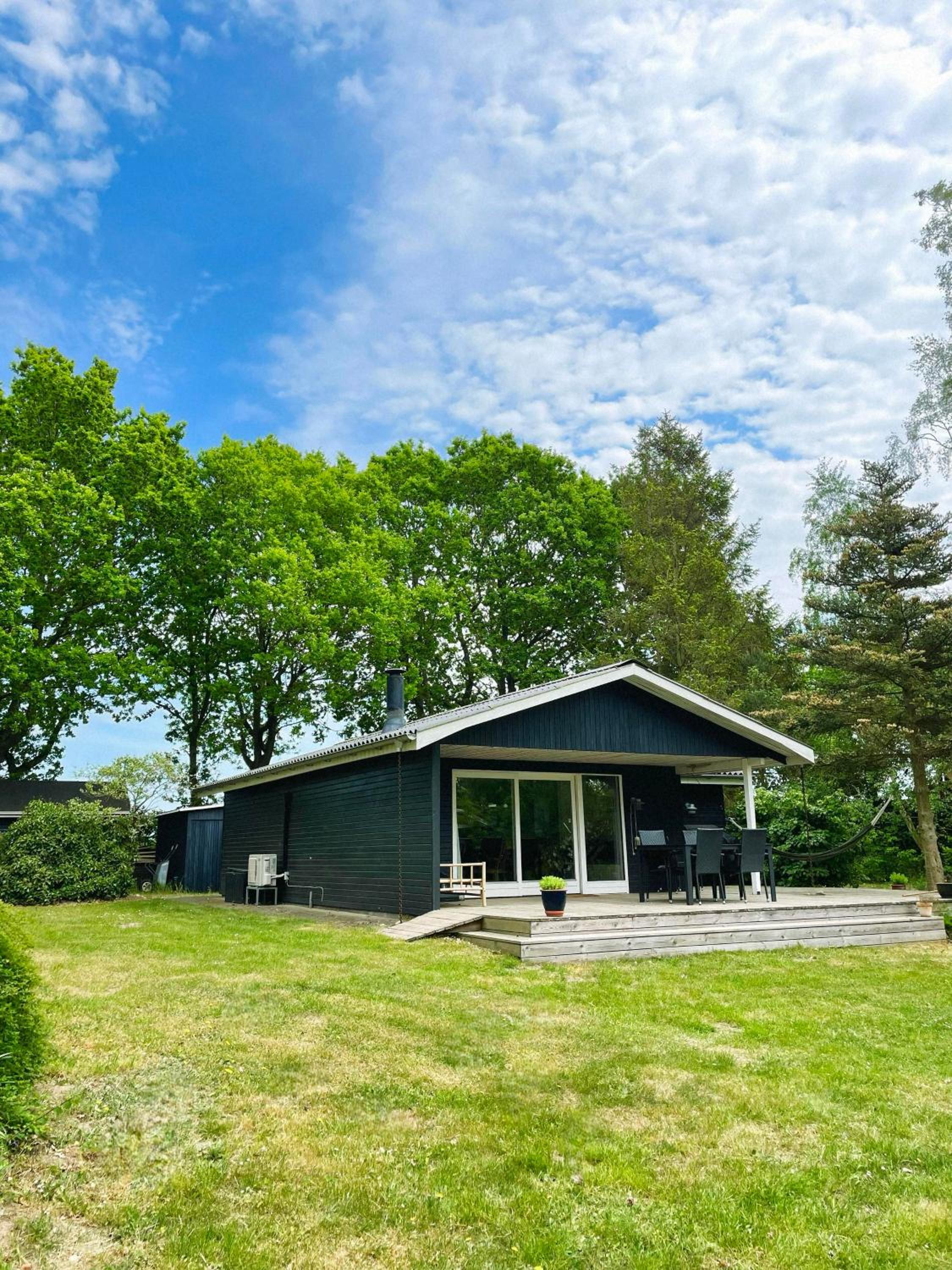Cozy And Family-Friendly Holiday Cottage Near The Beach And Nature