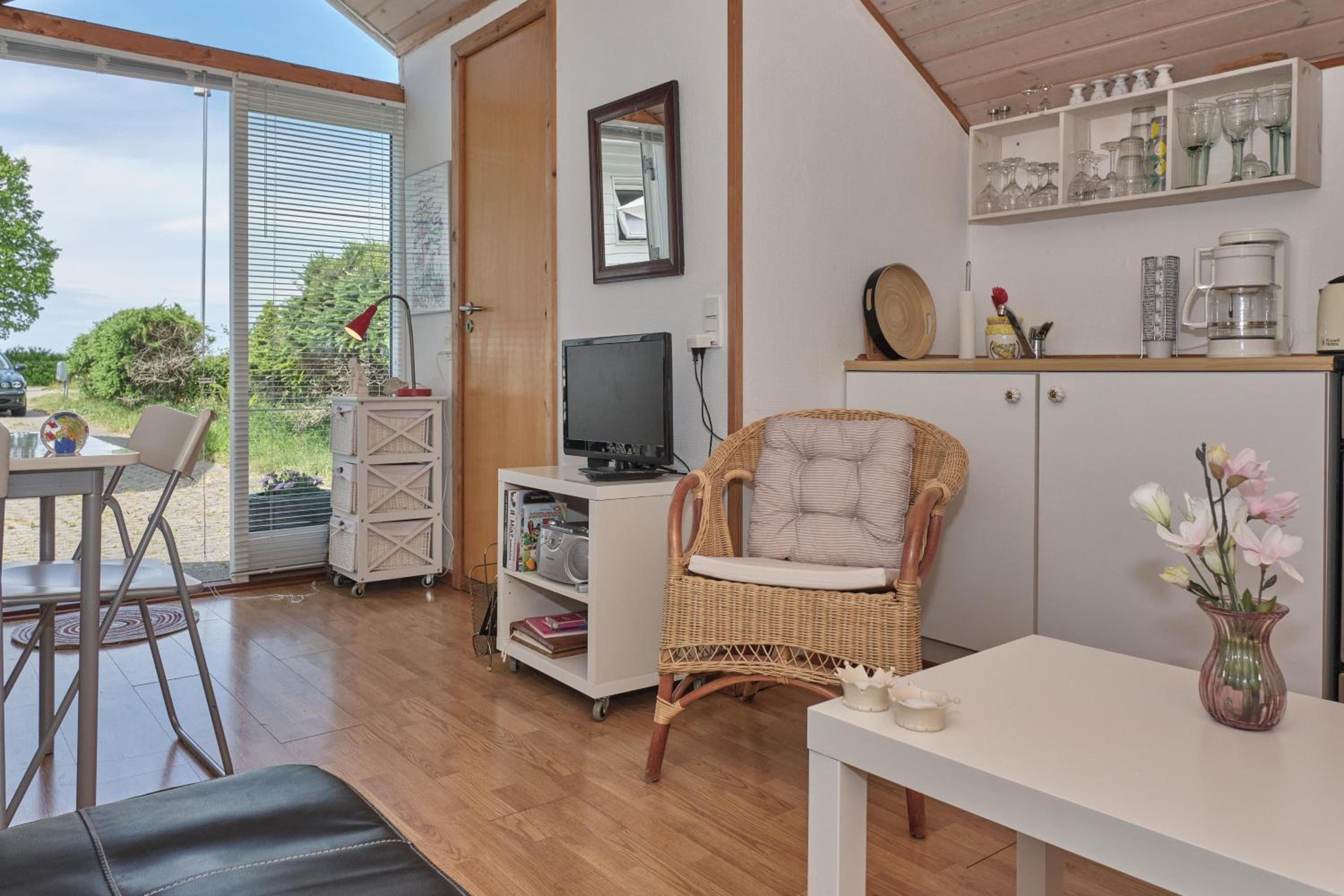Cozy And Well-Appointed Annex Close To The Beach