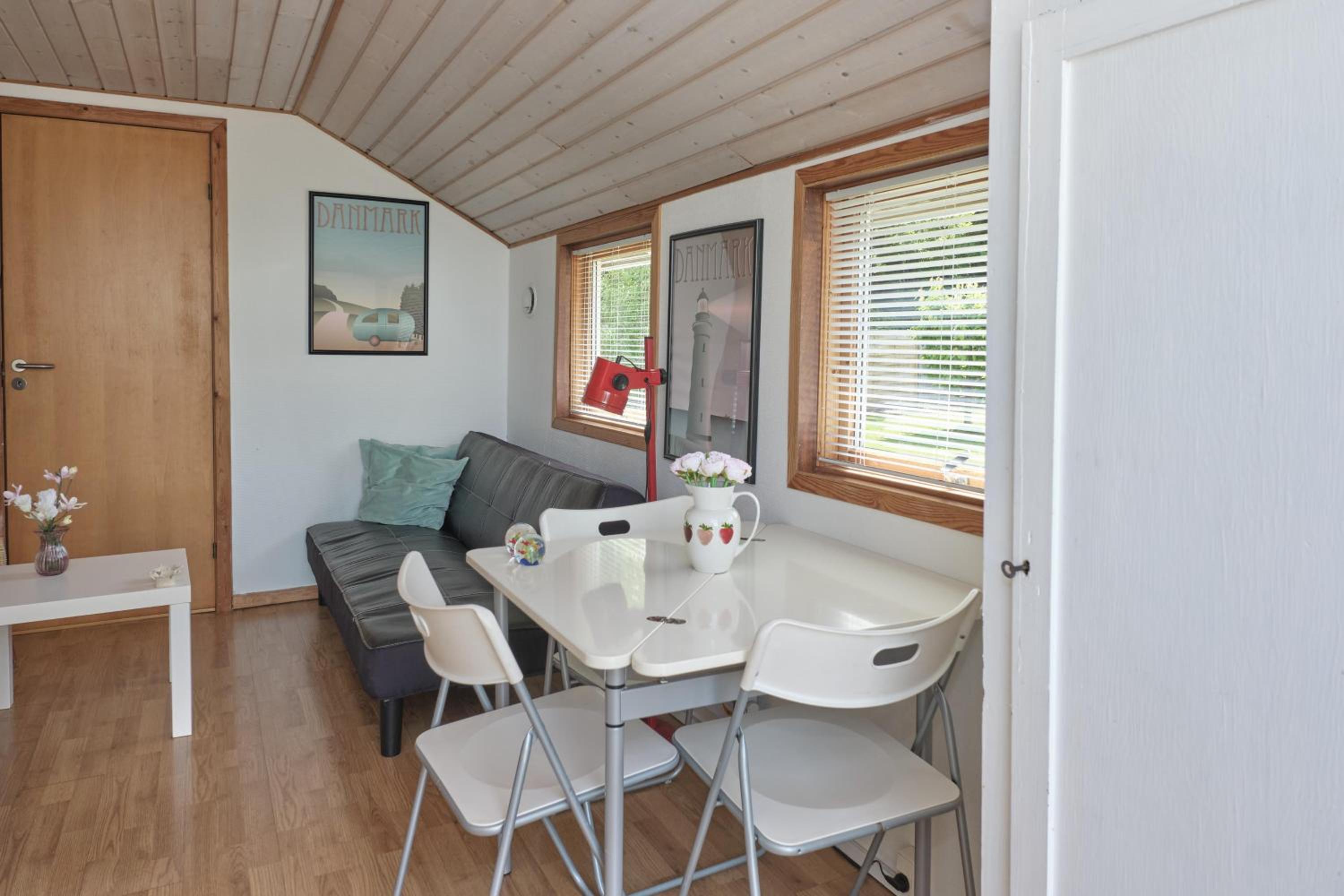 Cozy And Well-Appointed Annex Close To The Beach