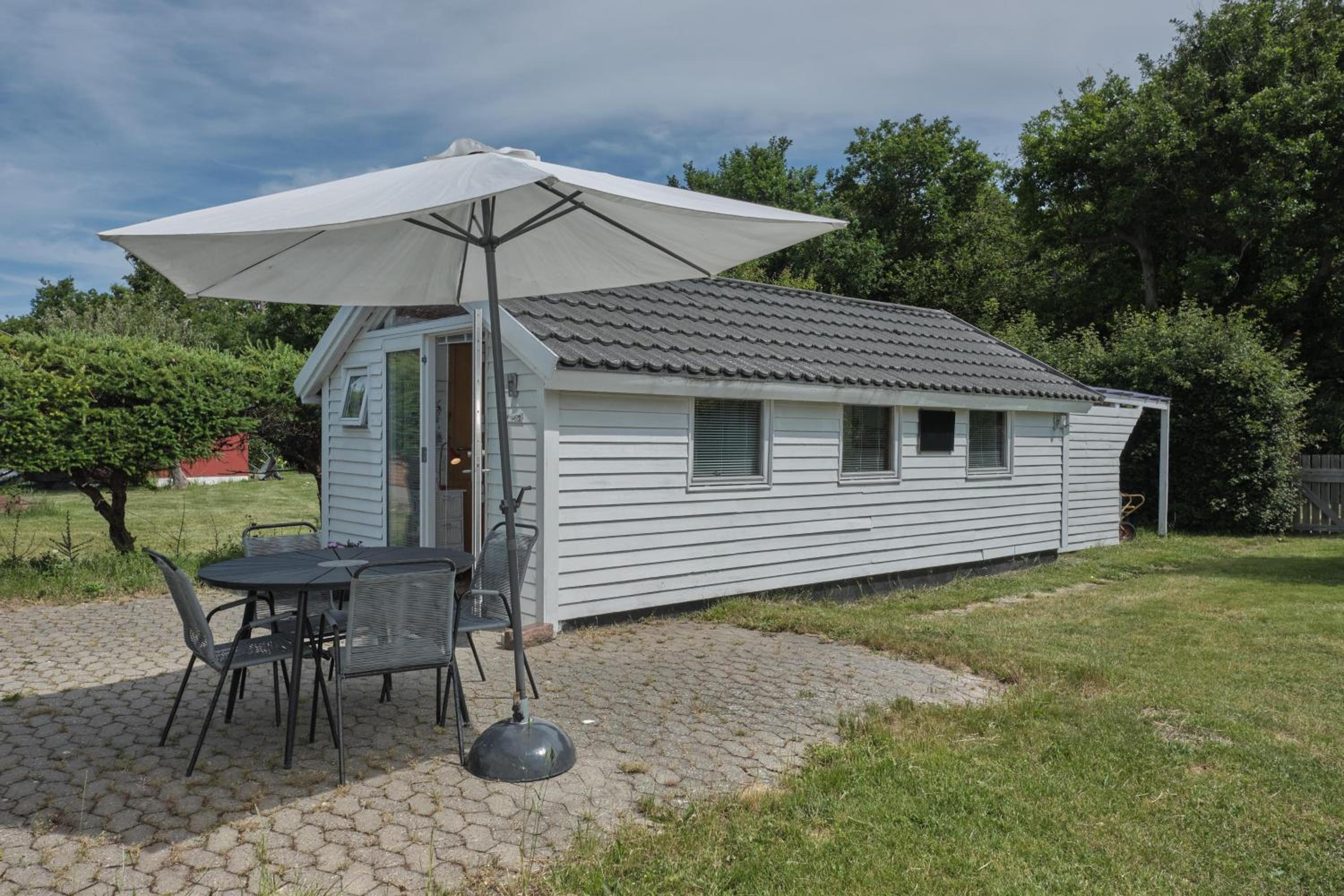 Cozy And Well-Appointed Annex Close To The Beach