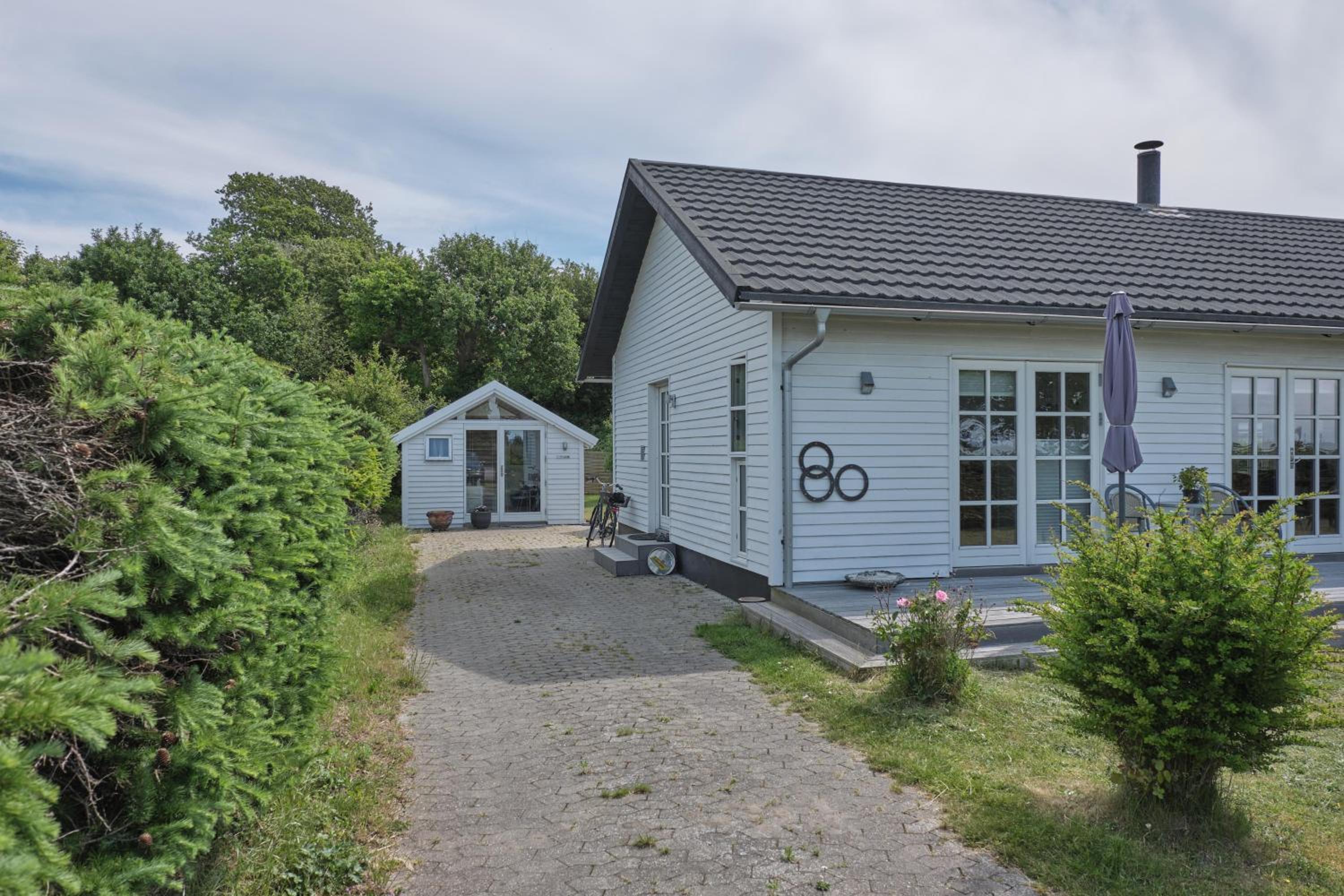 Cozy And Well-Appointed Annex Close To The Beach