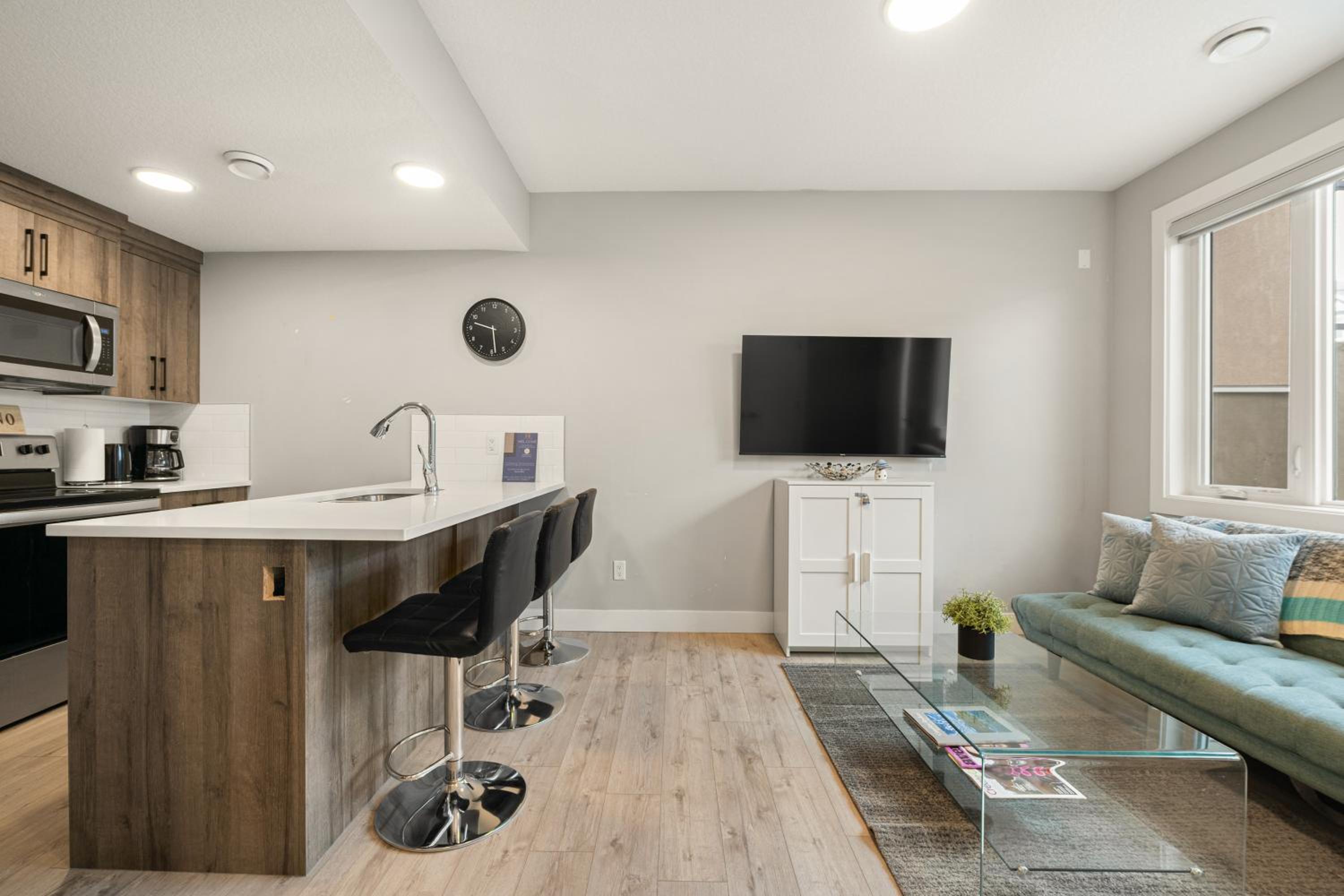 Heart of Hillhurst 1BR Home !