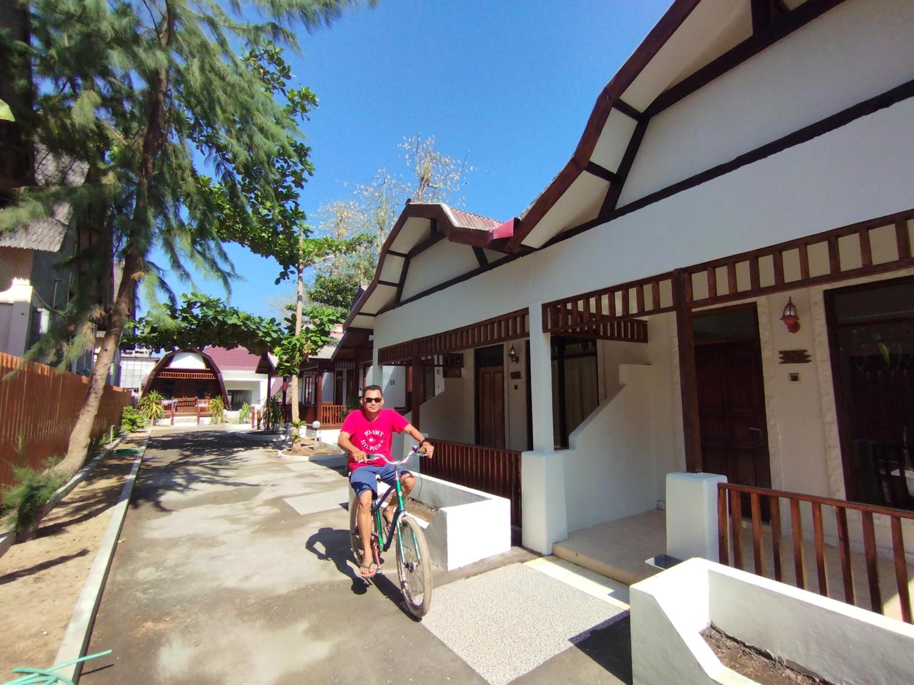 BackDoorz Bungalow