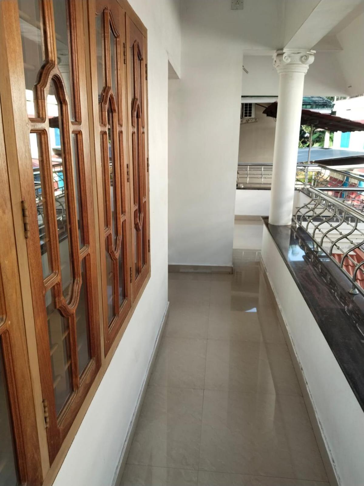 Full AC 4bhk townhouse, 10 mins from Kochi airport view 4