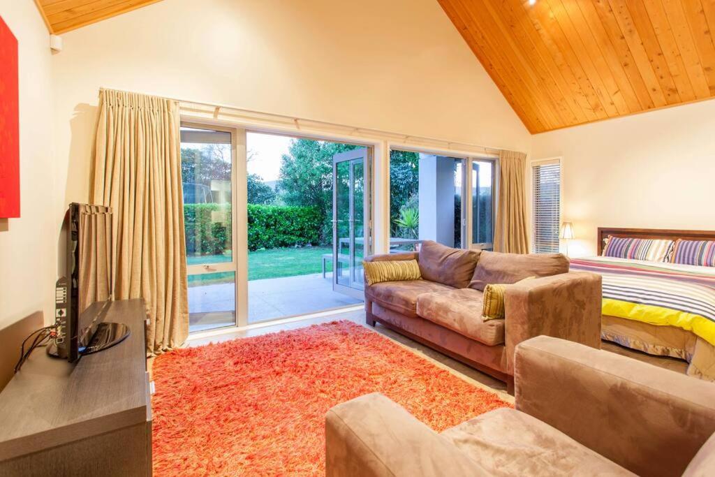 Lake Okareka Cottage