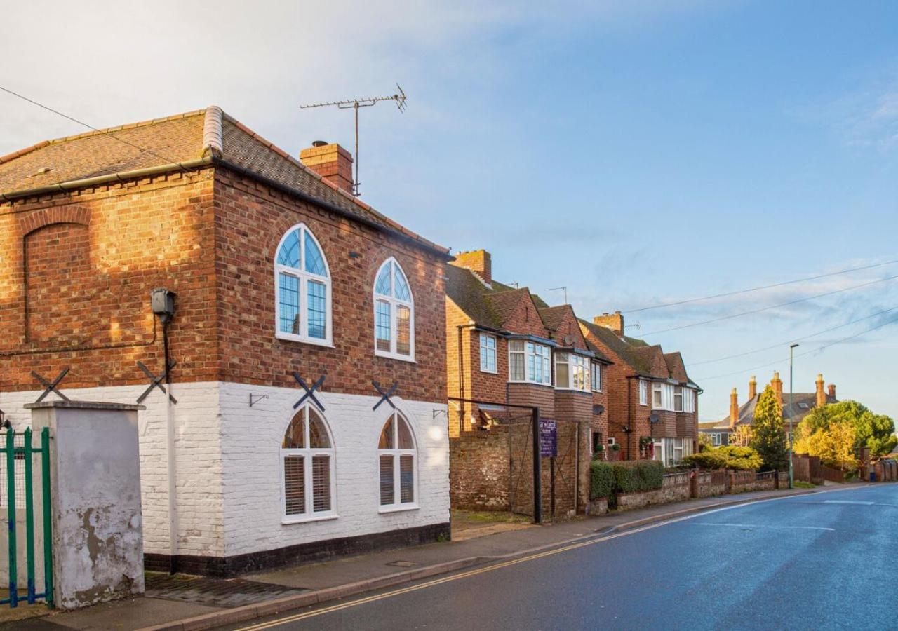 Tewkesbury Vacations - Charming 2 Bed House in Tewkesbury Centre - Property Image 2