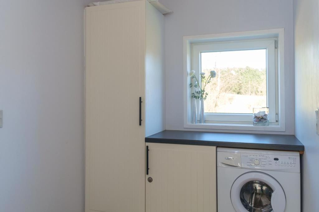 Nice Home In Ebeltoft With 3 Bedrooms, Sauna And Wifi view 2