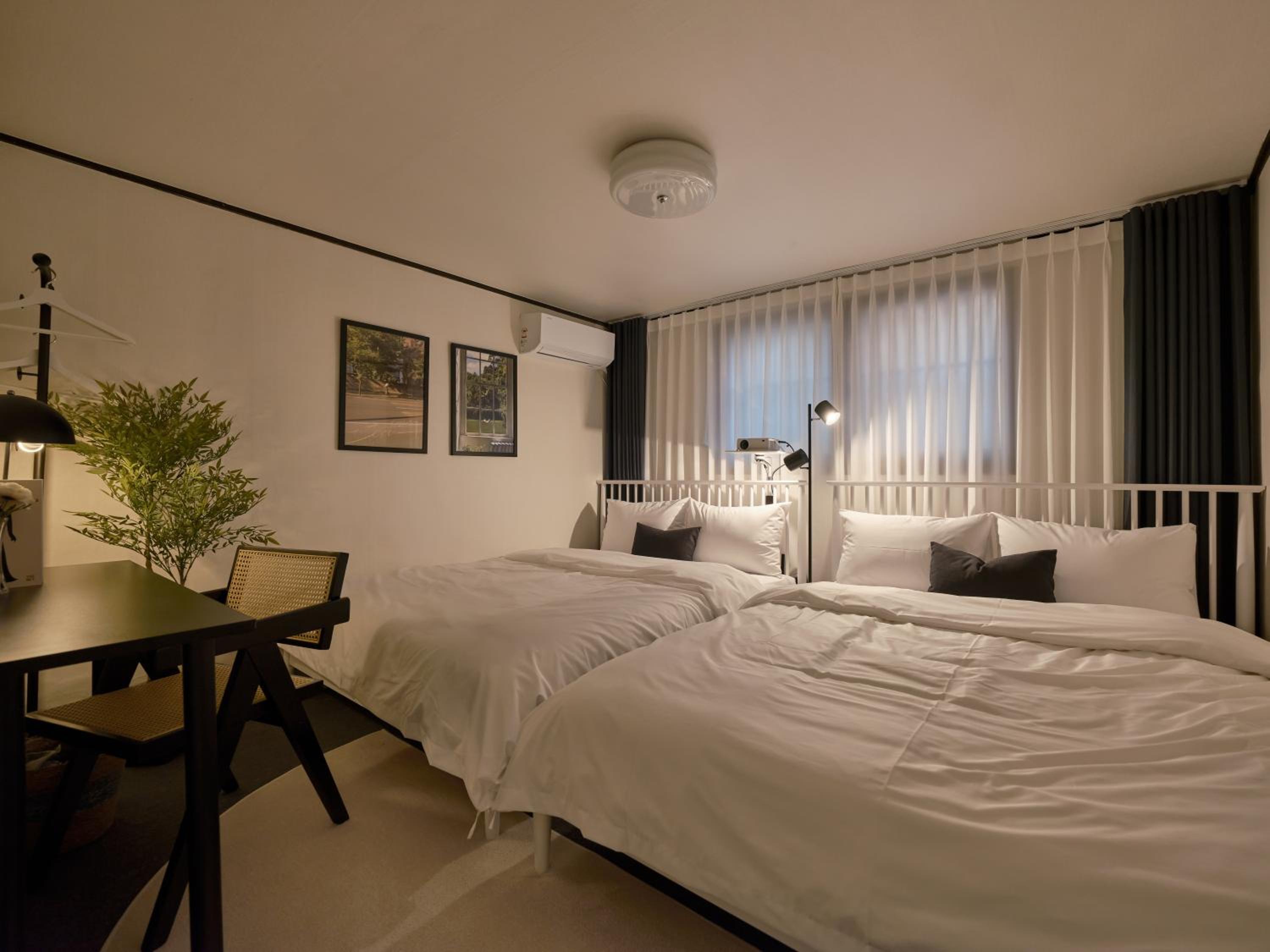 hotel room