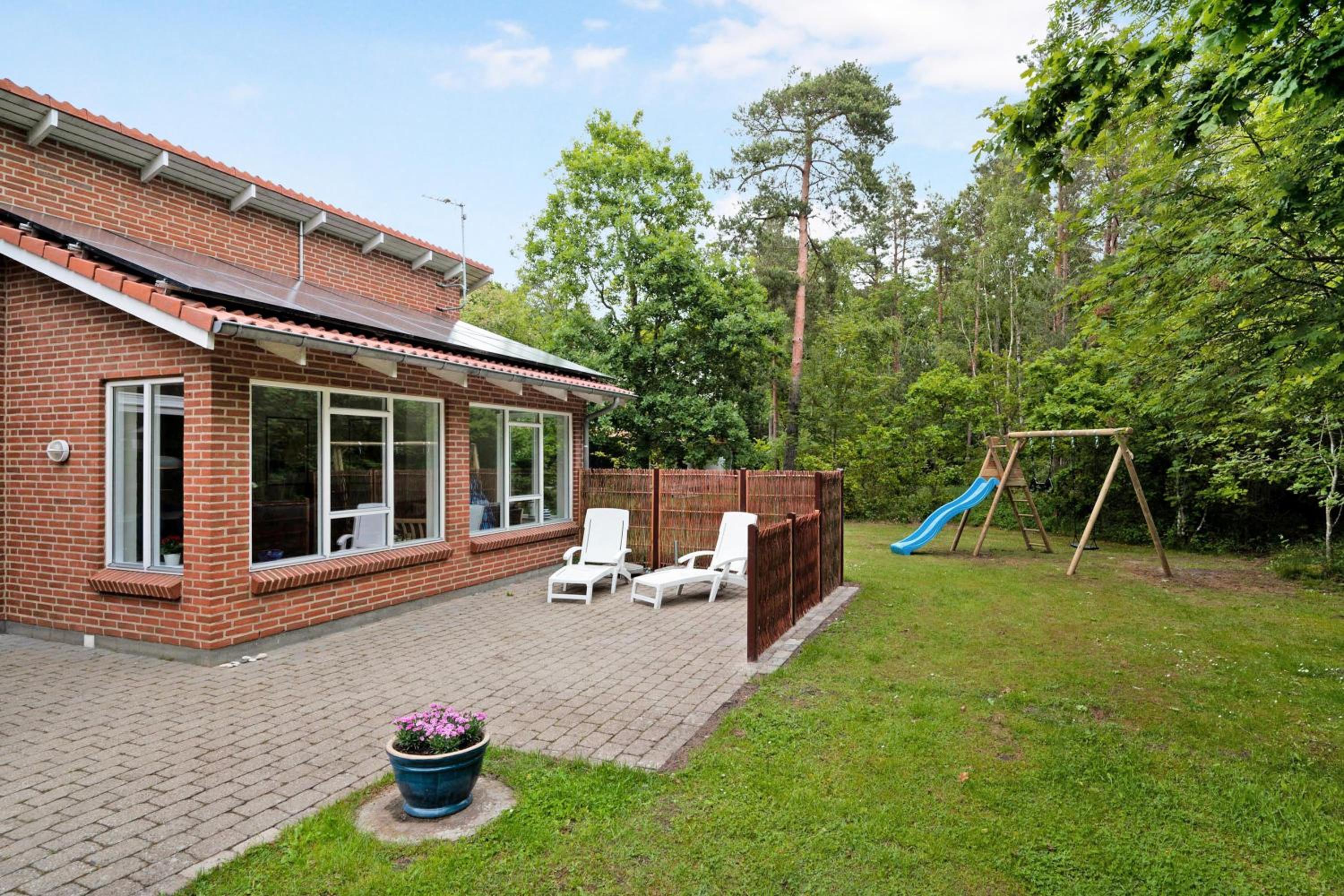 Flot Nyrenoveret 8 Personers Sommerhus Ved Begtrup Vig Strand