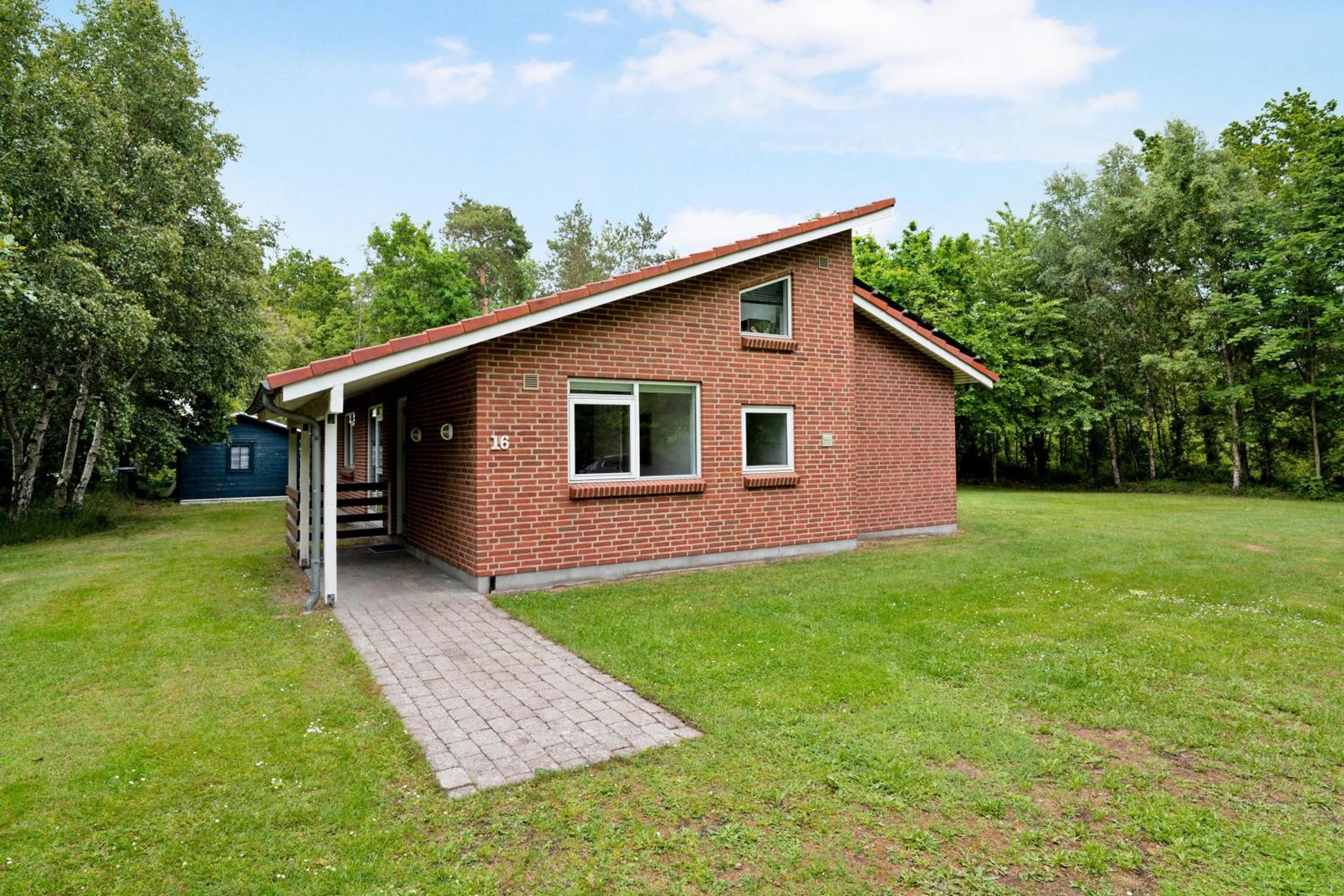 Flot Nyrenoveret 8 Personers Sommerhus Ved Begtrup Vig Strand