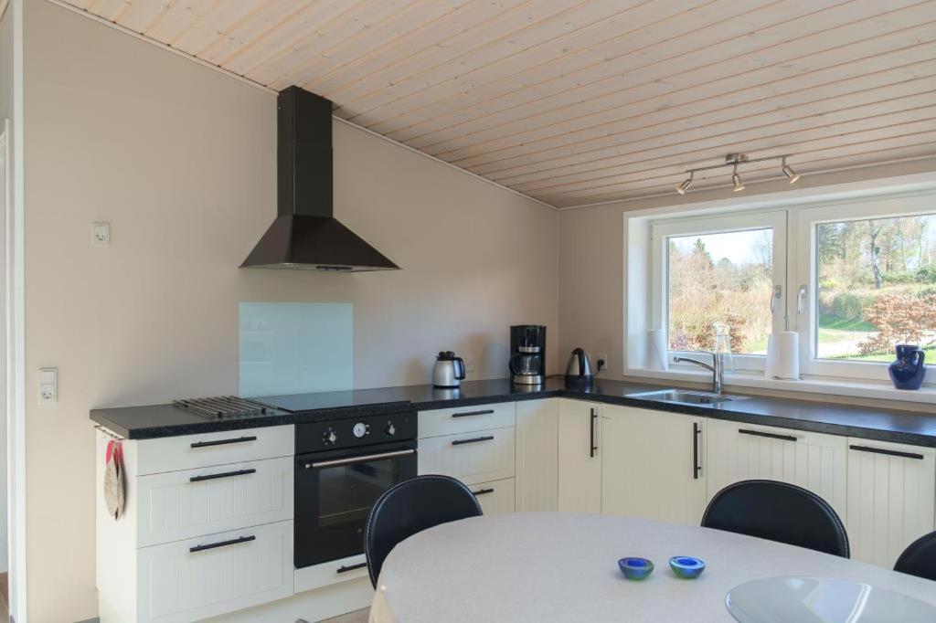 Nice Home In Ebeltoft With 3 Bedrooms, Sauna And Wifi view 4