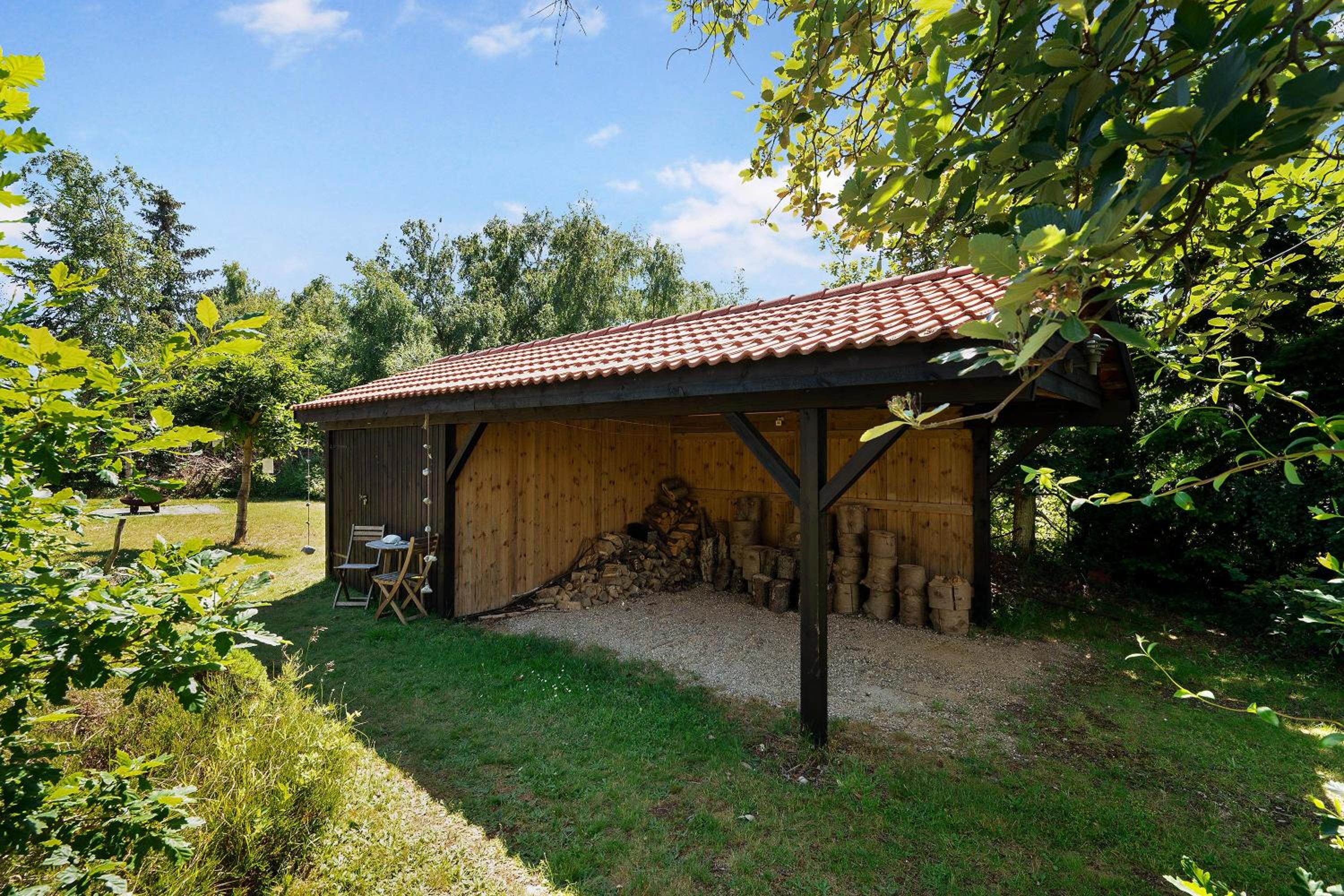 Charming Cottage With Covered Terrace And Peaceful Nature Setting