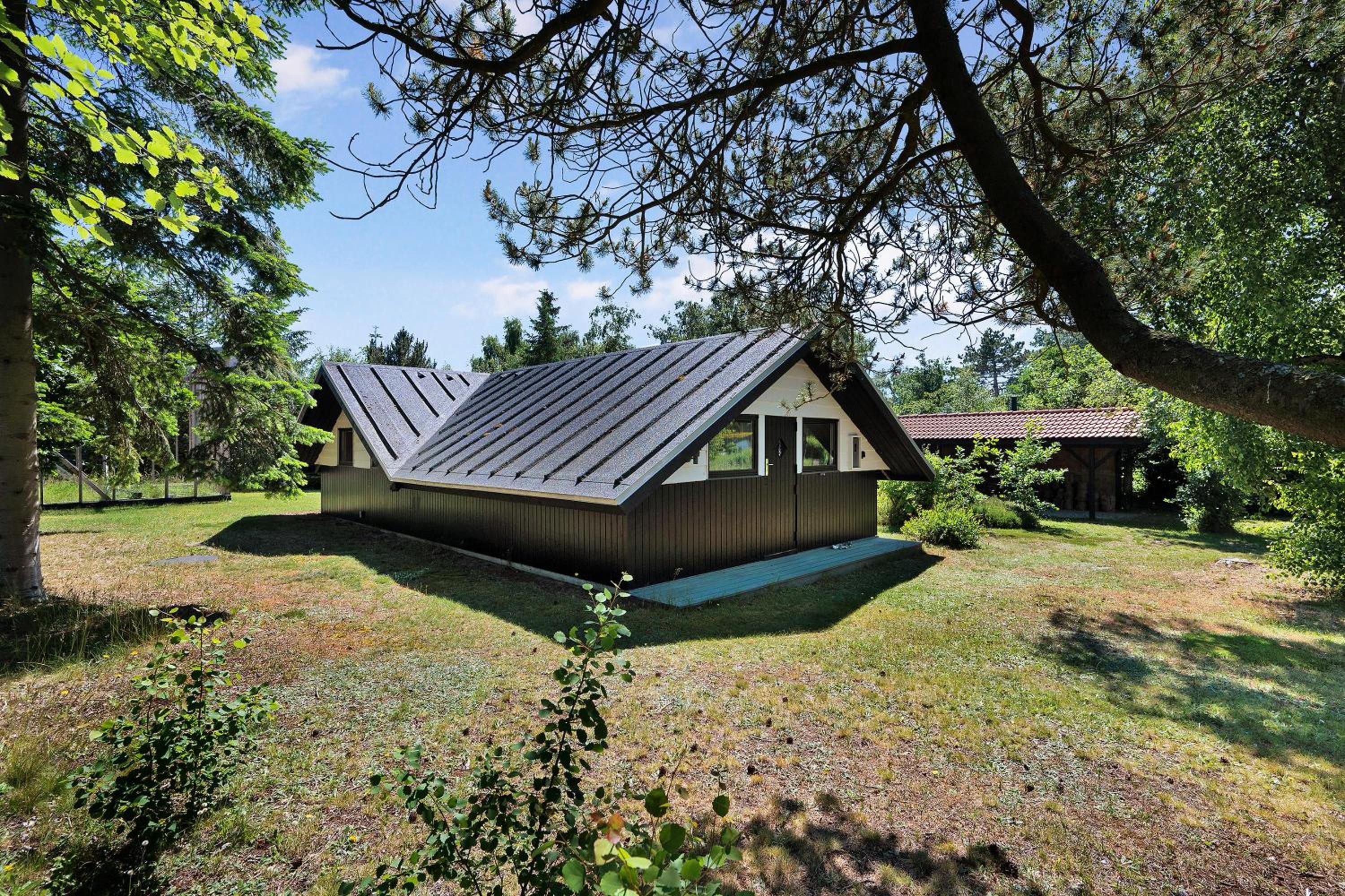 Charming Cottage With Covered Terrace And Peaceful Nature Setting
